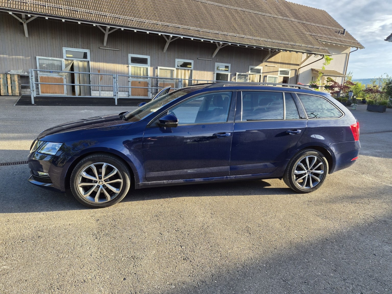 SKODA 2.0 TDI 150 Swiss Line 25 4x4-image-3