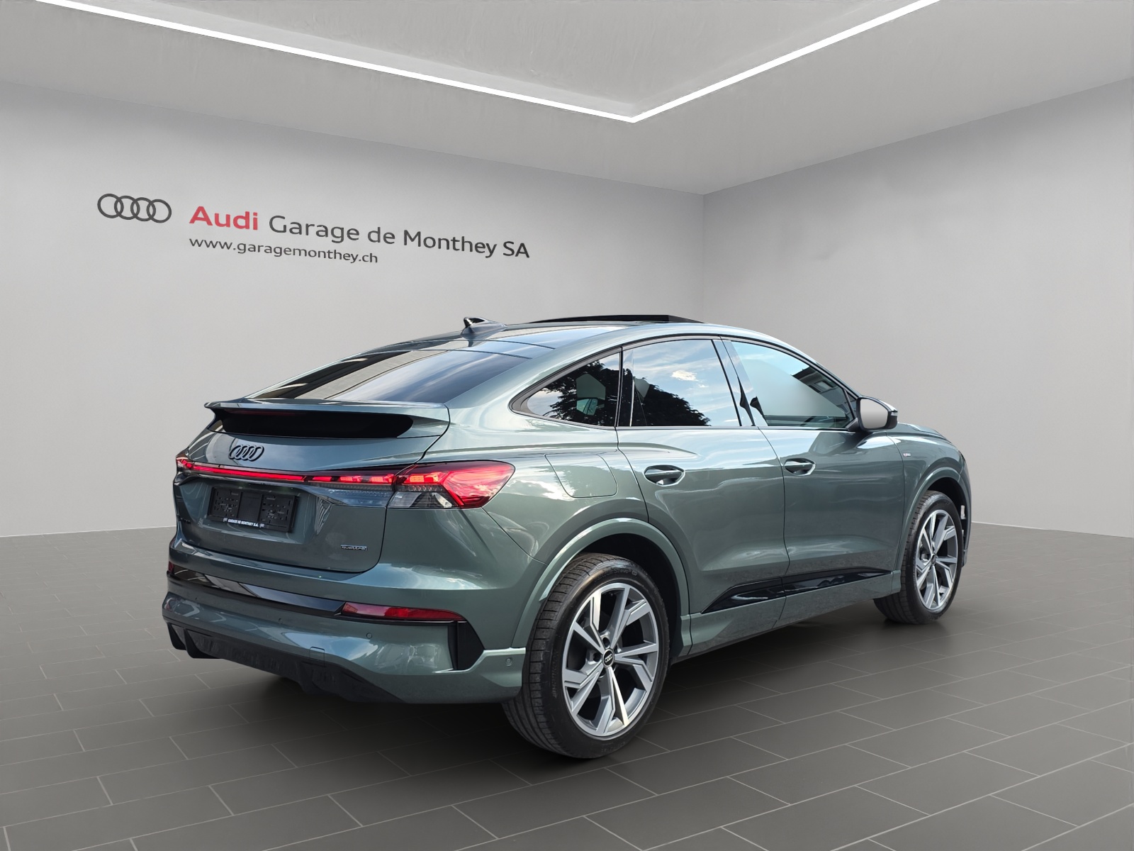 AUDI Q4 Sportback e-tron quattro performance Swiss Ski-image-3