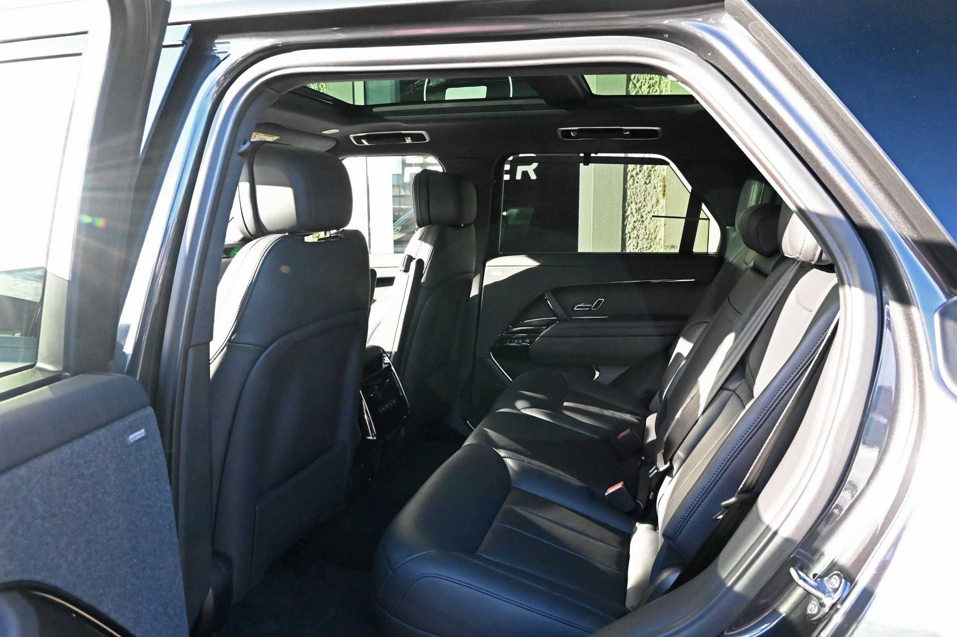 LAND ROVER Range Rover Sport D300 3.0 TD6 MHEV Dynamic SE Automatic-image-26