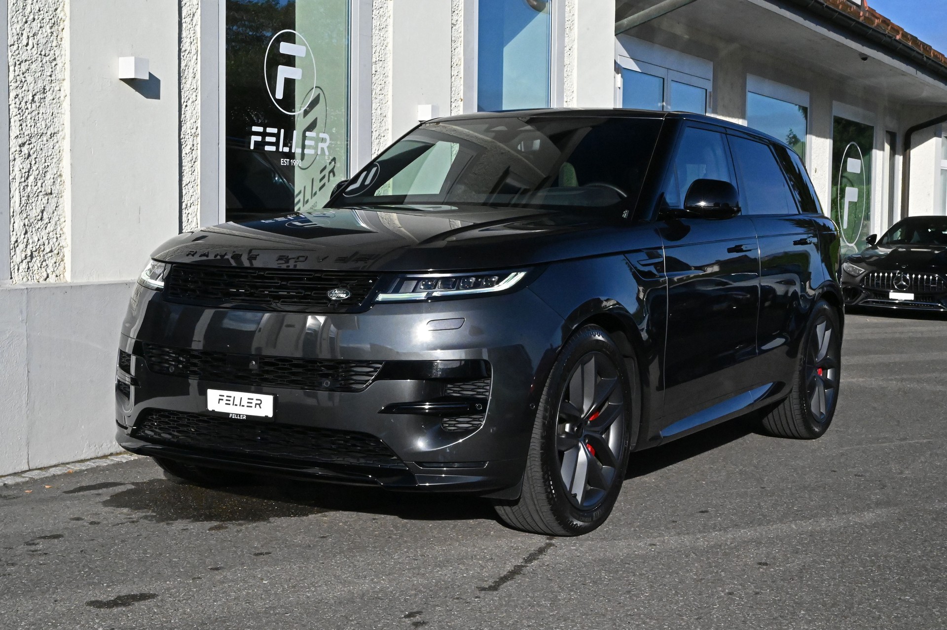 LAND ROVER Range Rover Sport D300 3.0 TD6 MHEV Dynamic SE Automatic-image-1