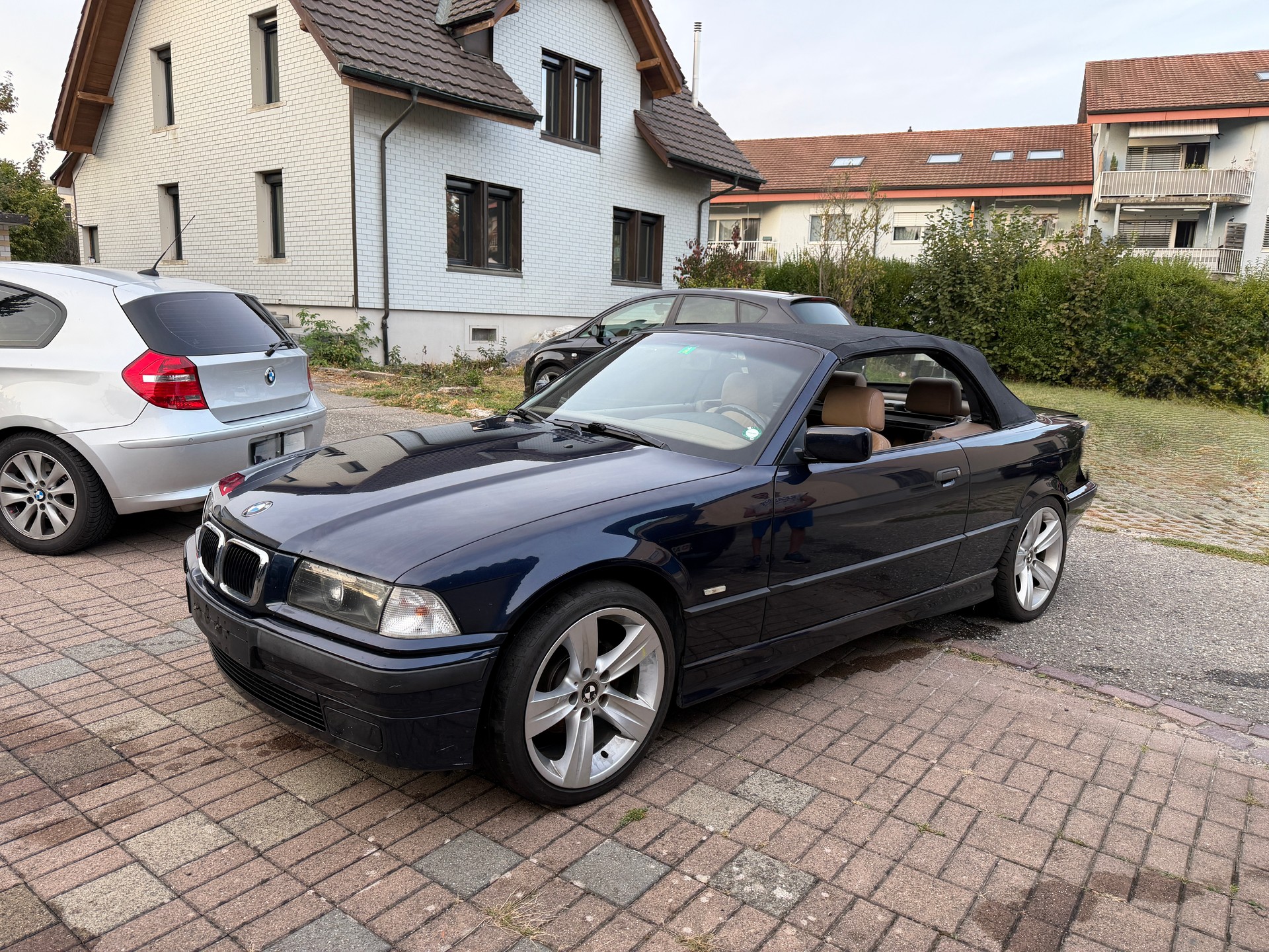 BMW 318i Cabrio-image-0