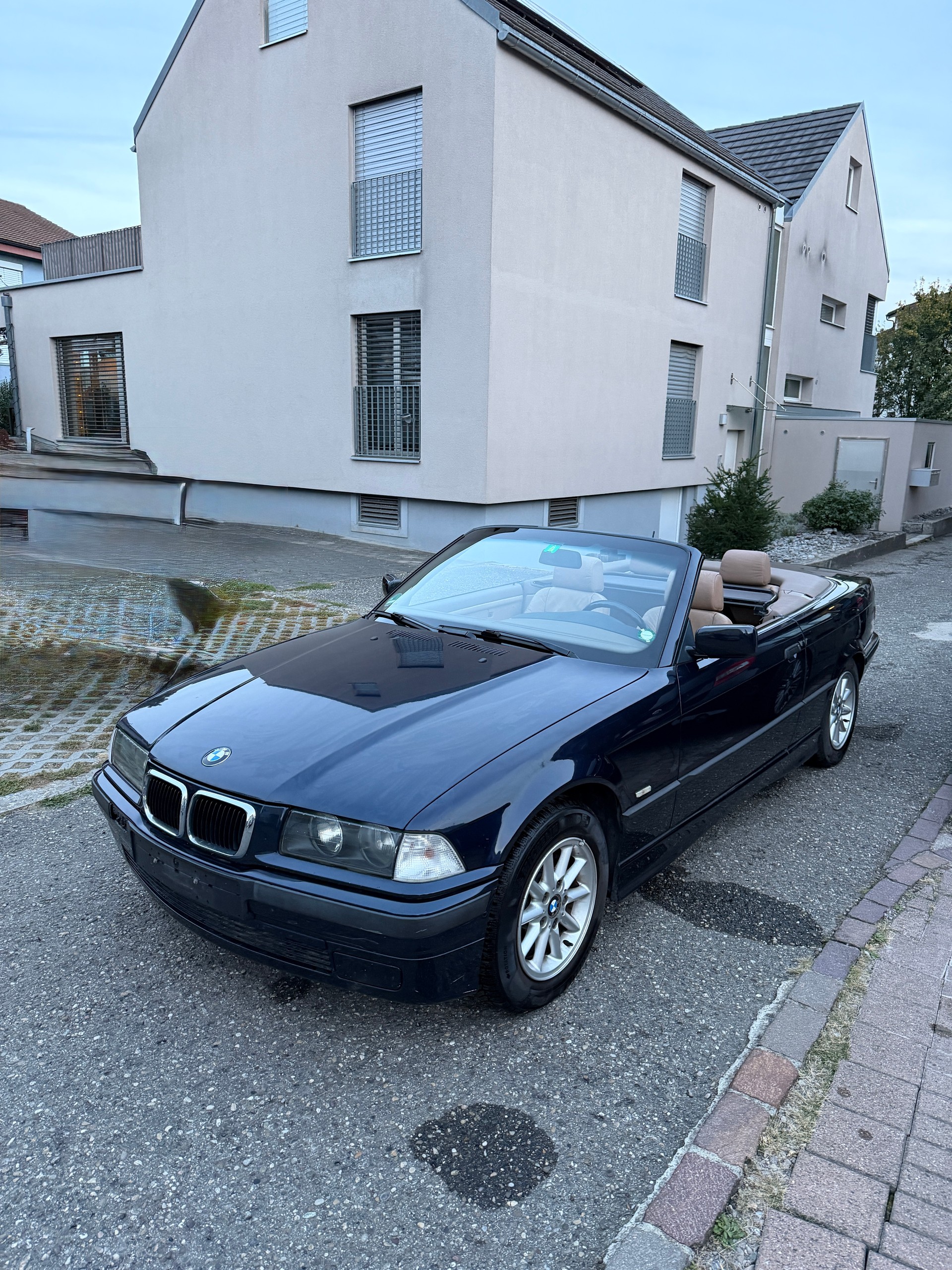 BMW 318i Cabrio-image-3