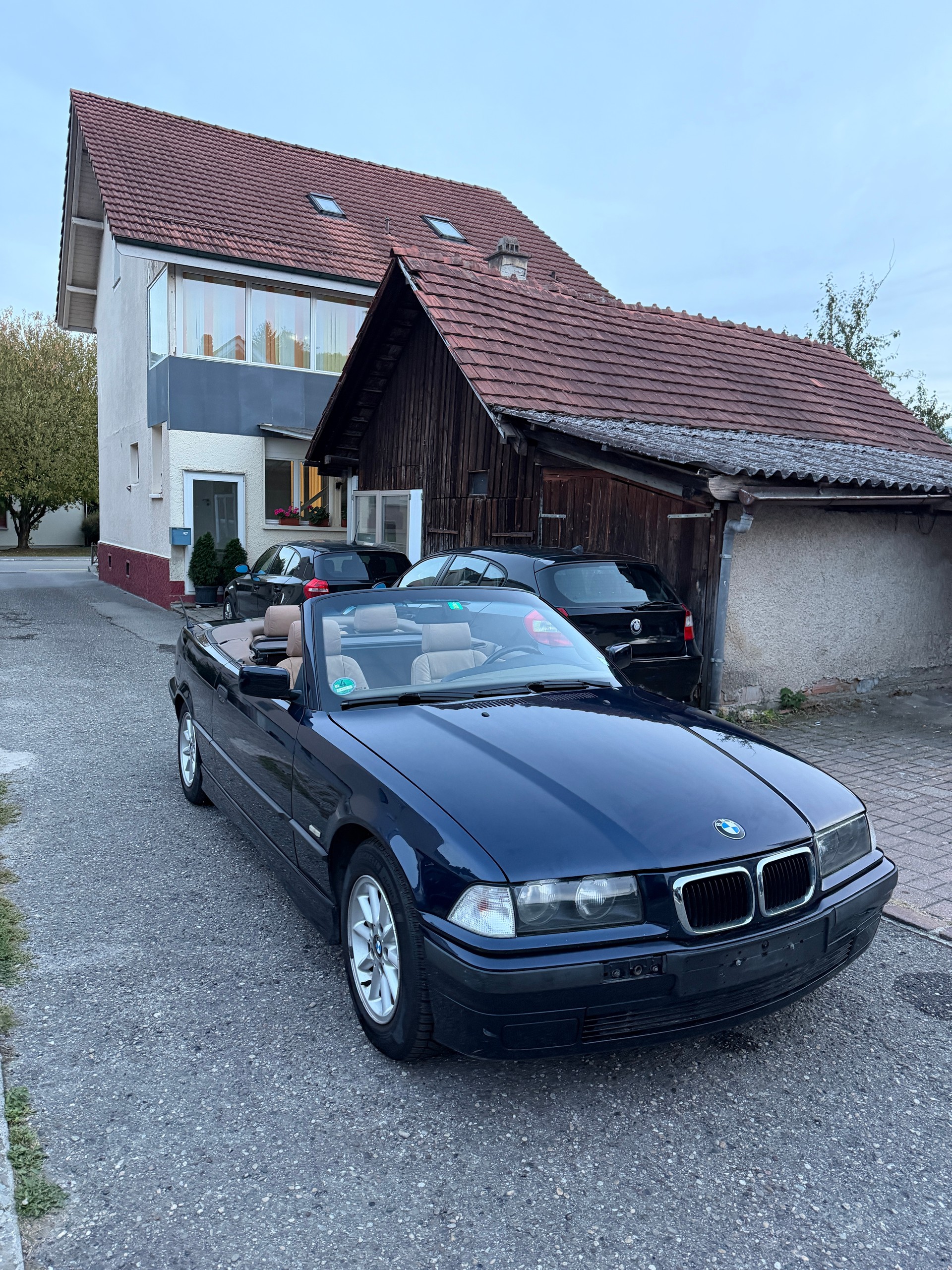 BMW 318i Cabrio-image-4