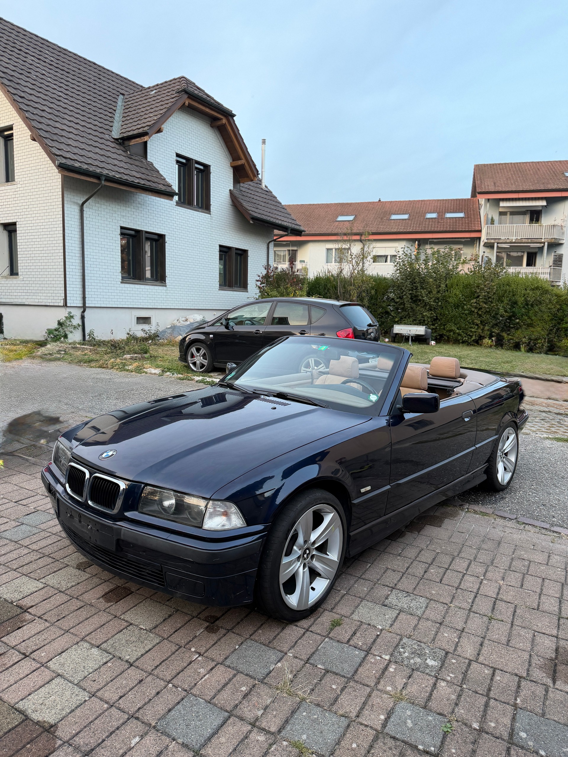 BMW 318i Cabrio-image-2