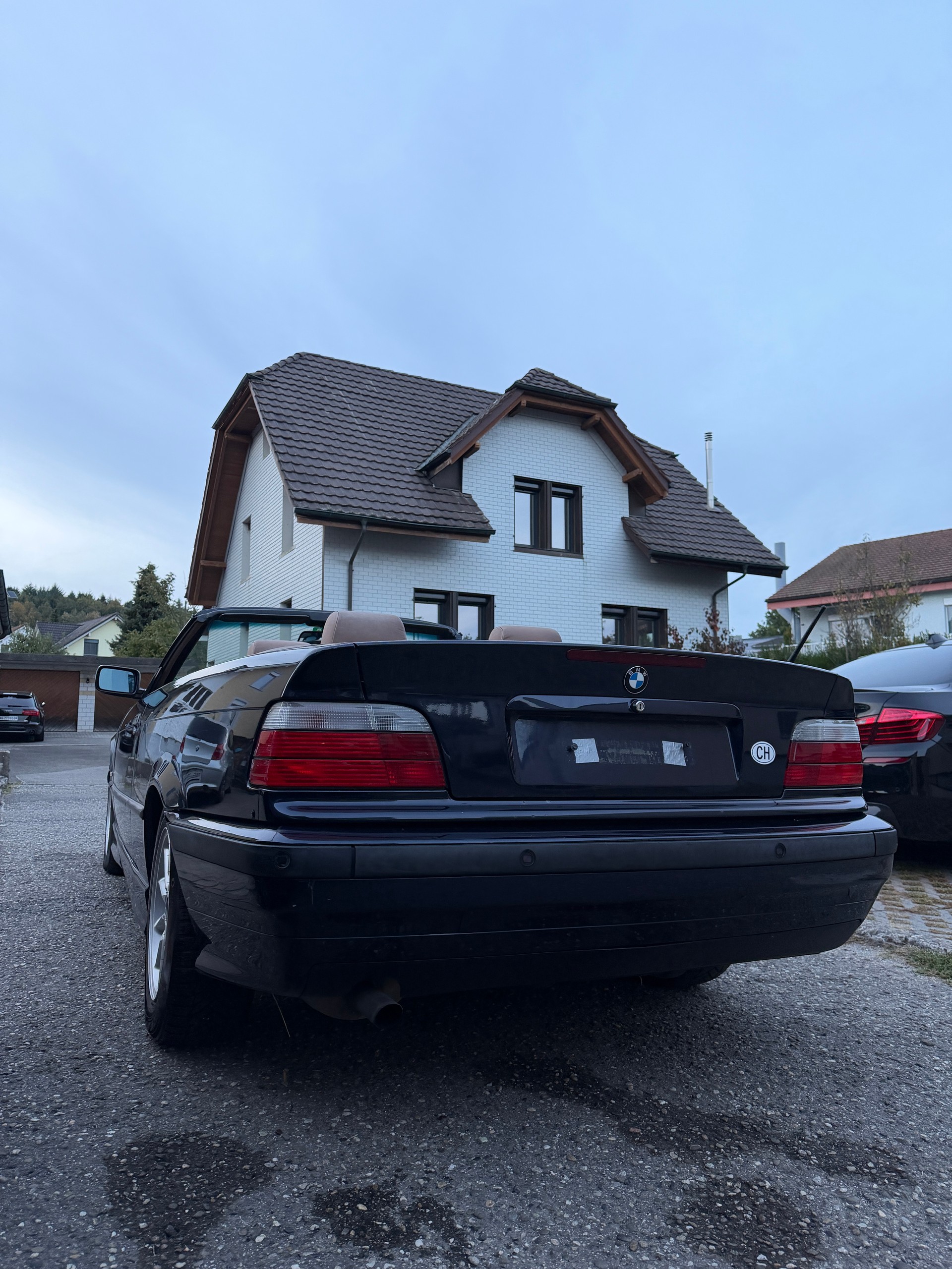 BMW 318i Cabrio-image-6