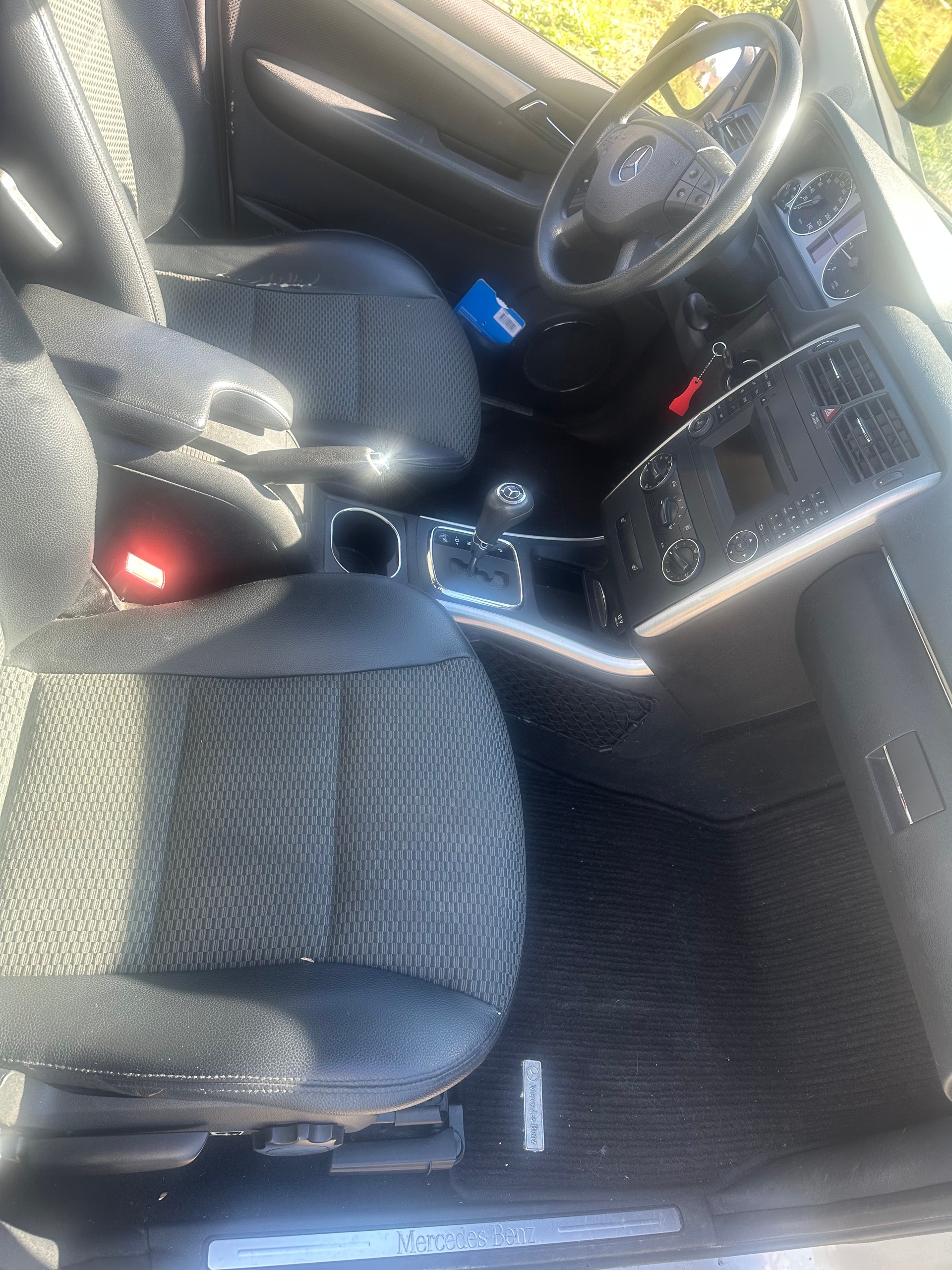 MERCEDES-BENZ B 180 CDI Autotronic-image-8