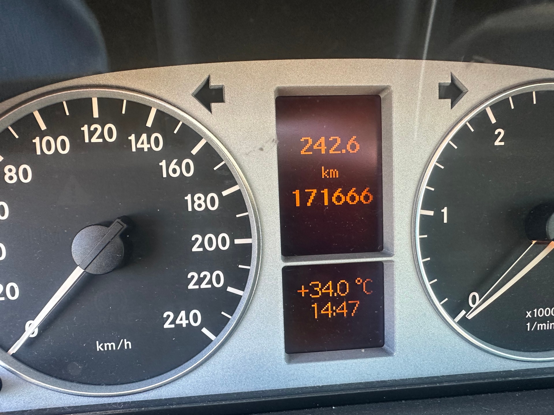 MERCEDES-BENZ B 180 CDI Autotronic-image-7