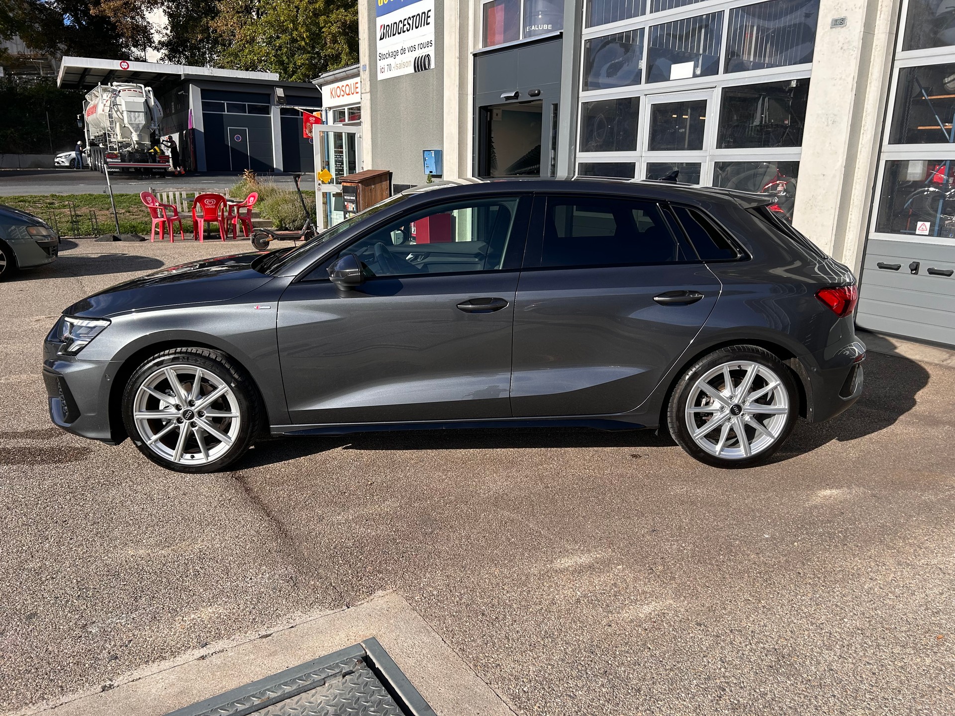 AUDI A3 Sportback 35 TFSI S line S-tronic Garantie bis 01.06.2028-image-2