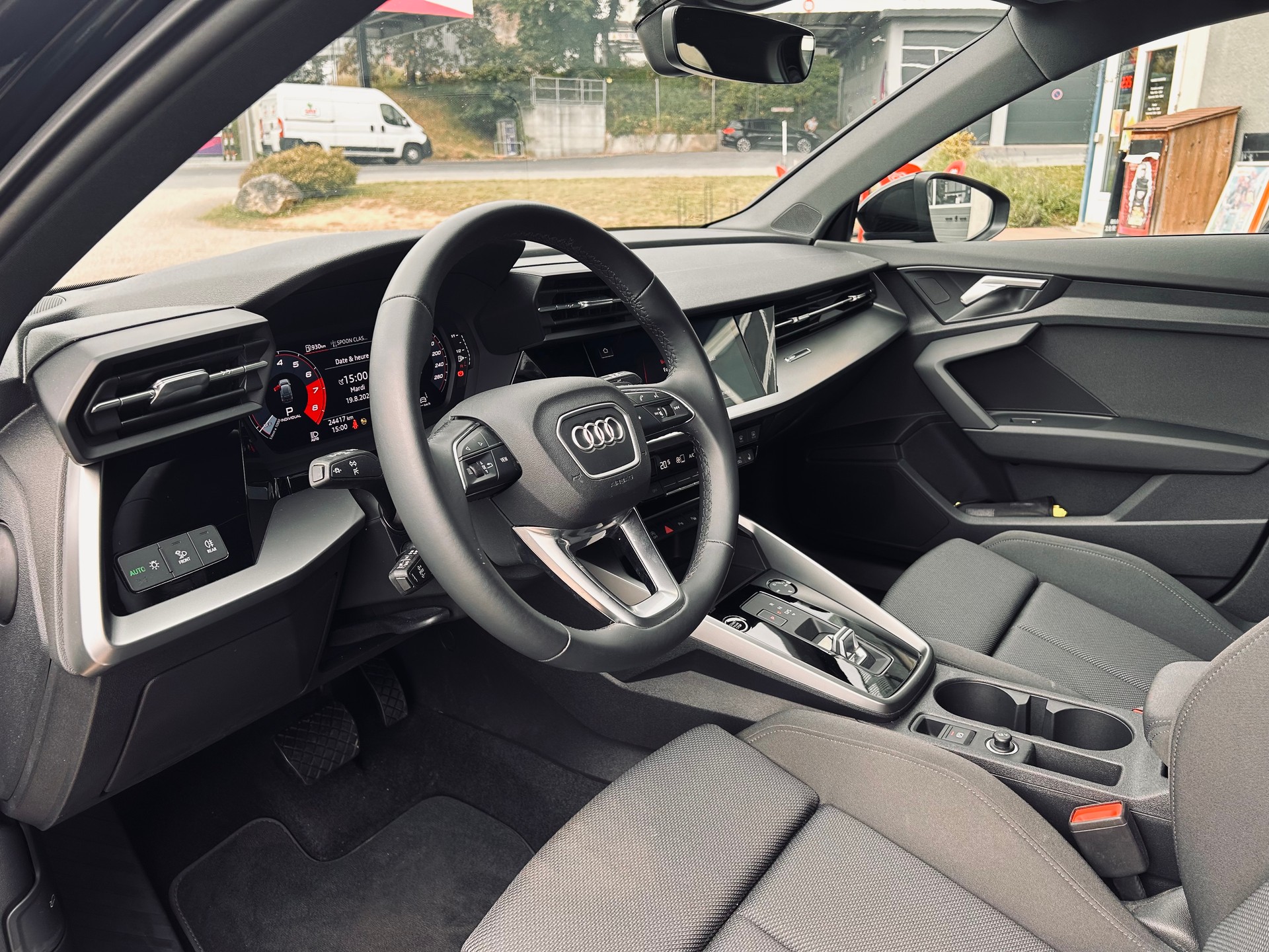 AUDI A3 Sportback 35 TFSI S line S-tronic Garantie bis 01.06.2028-image-13