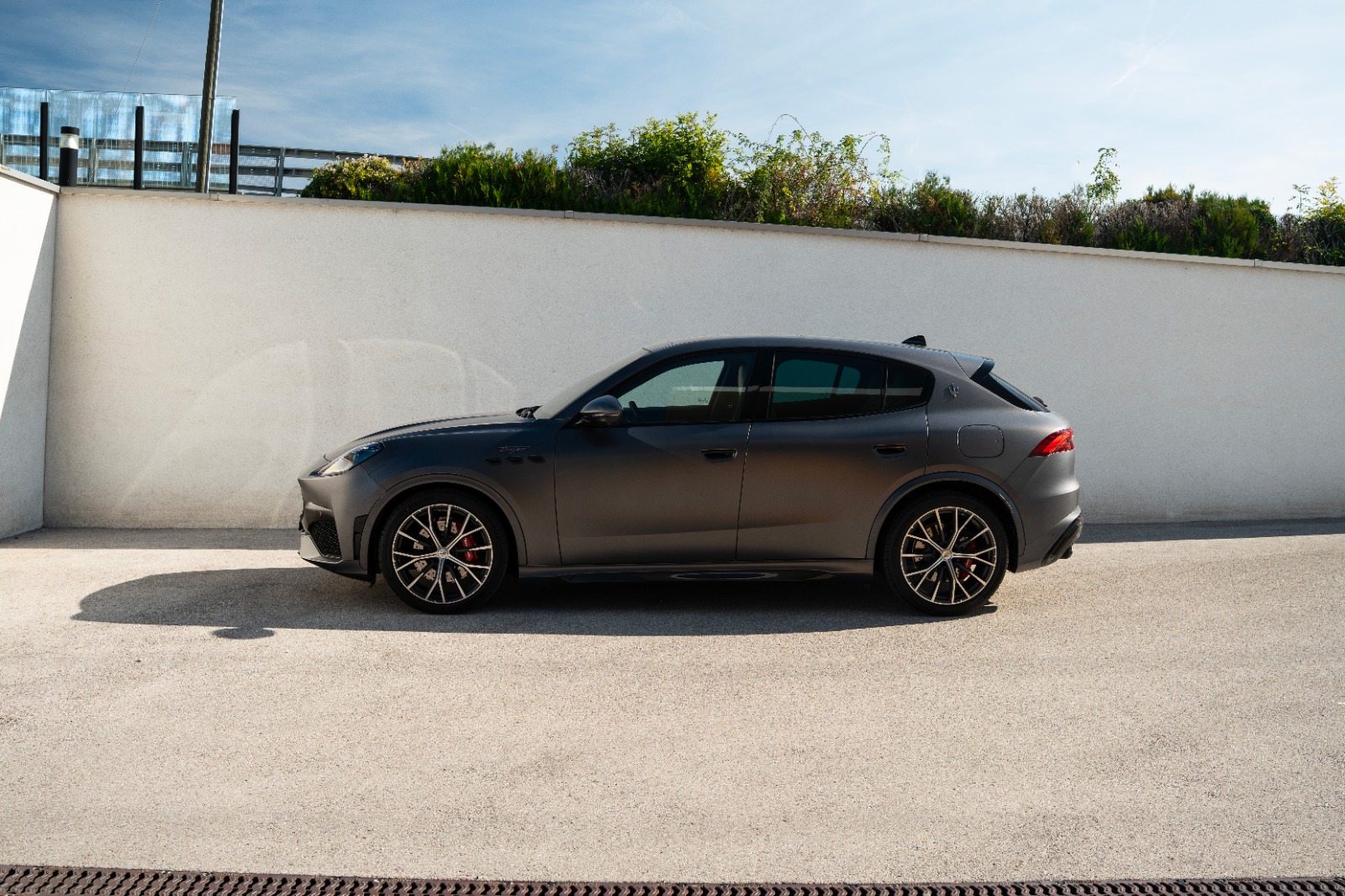 MASERATI Grecale 2.0 MHEV Trofeo V6 Automatica-image-1