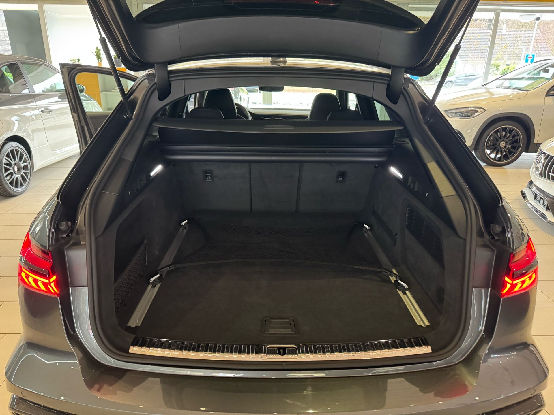 AUDI RS6 Avant 4.0 TFSI V8 quattro-image-12