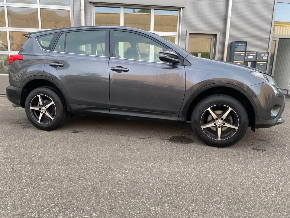 TOYOTA RAV-4 2.0 16V-image-1