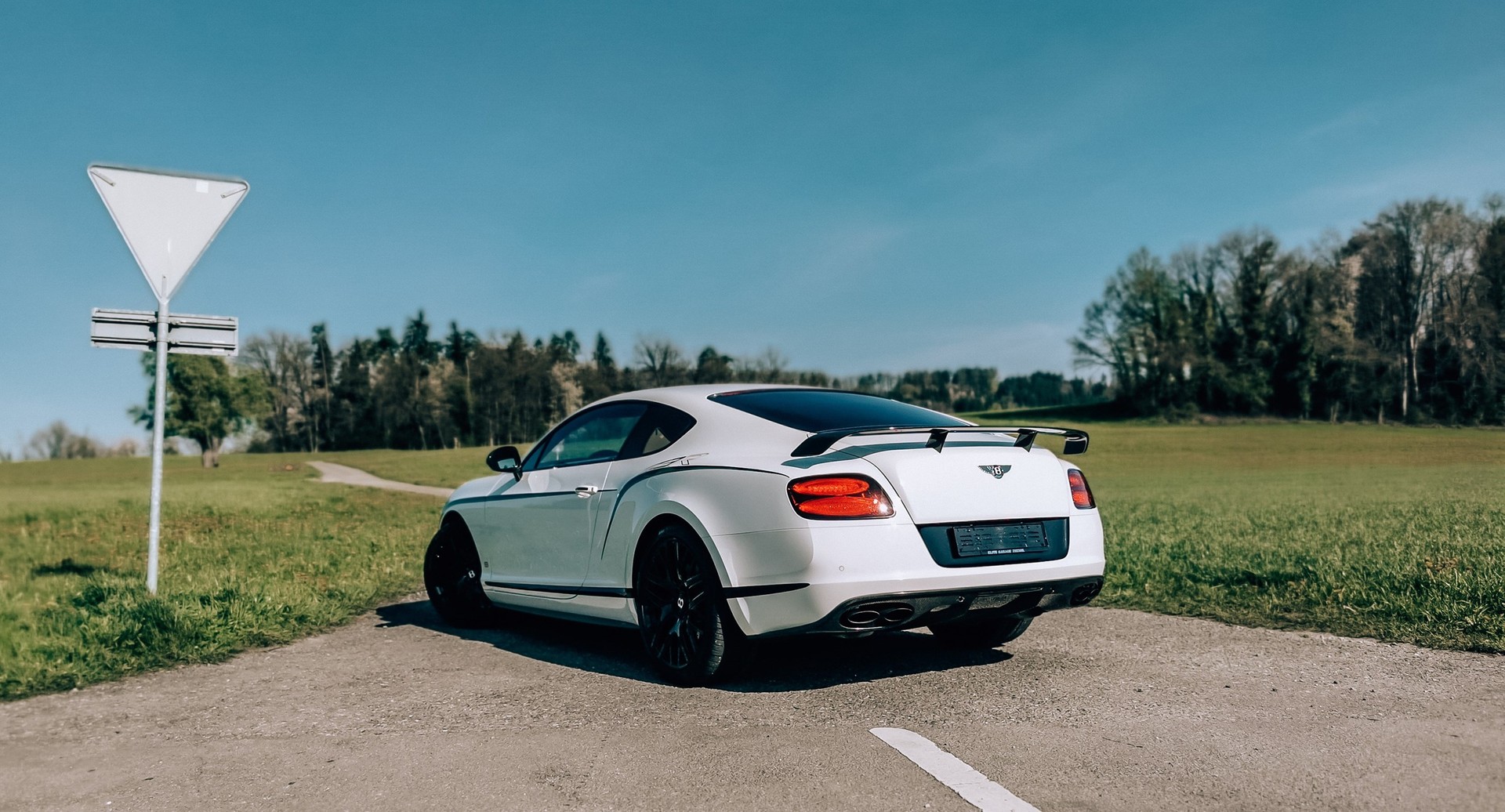 BENTLEY Continental GT3-R-image-7