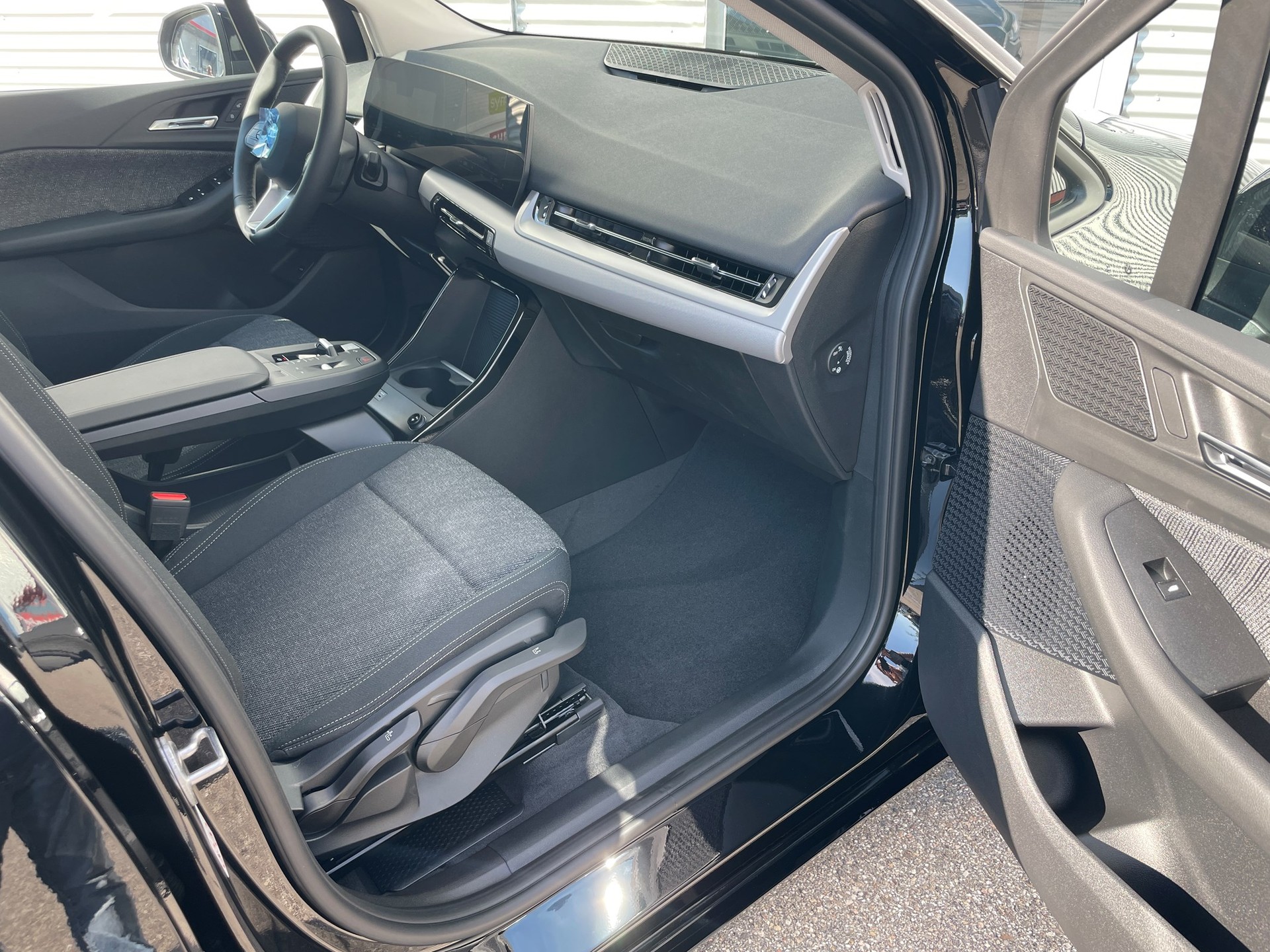 BMW 218i Active Tourer DKG-image-2