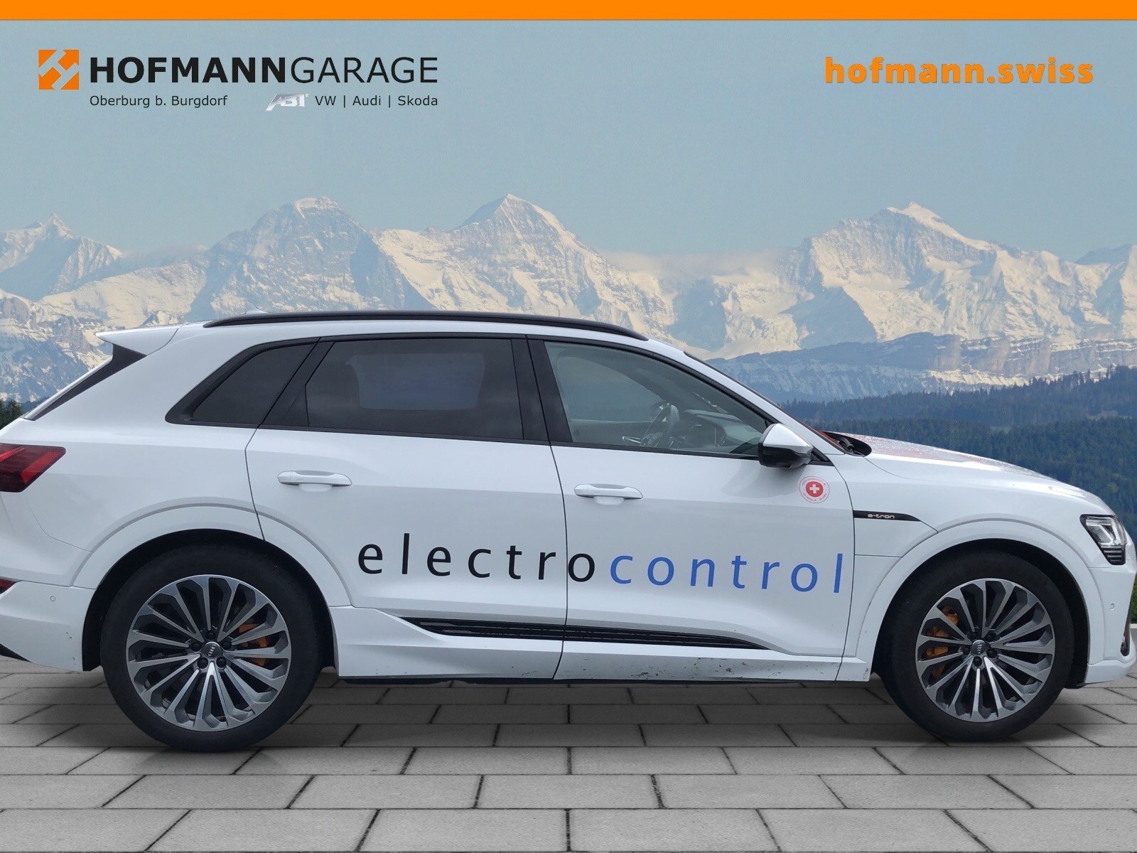 AUDI e-tron 55 S Line quattro-image-3