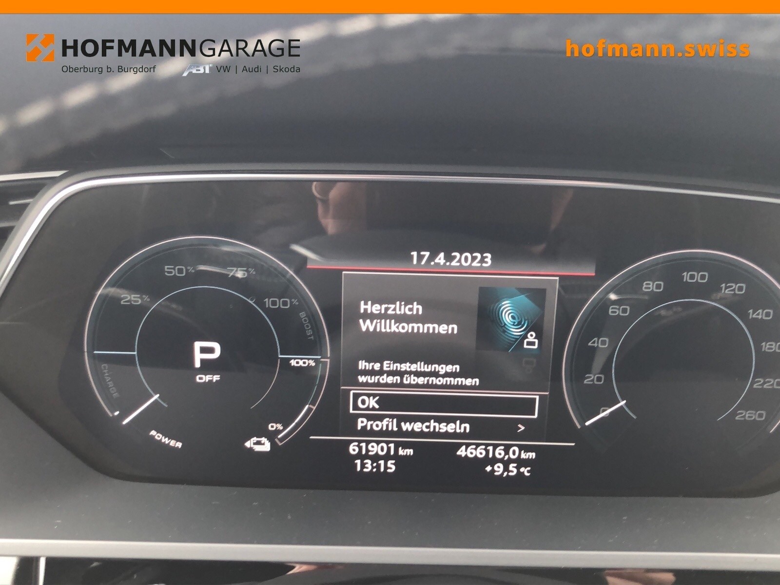 AUDI e-tron 55 S Line quattro-image-10