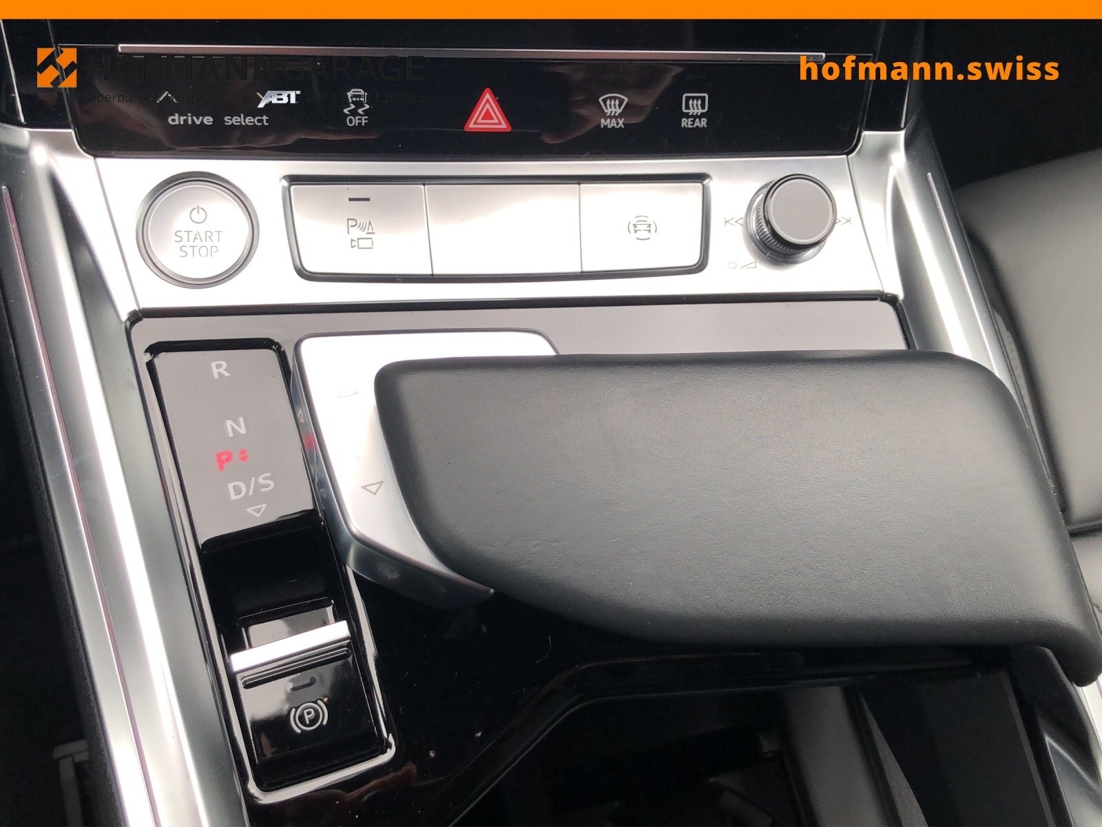 AUDI e-tron 55 S Line quattro-image-8