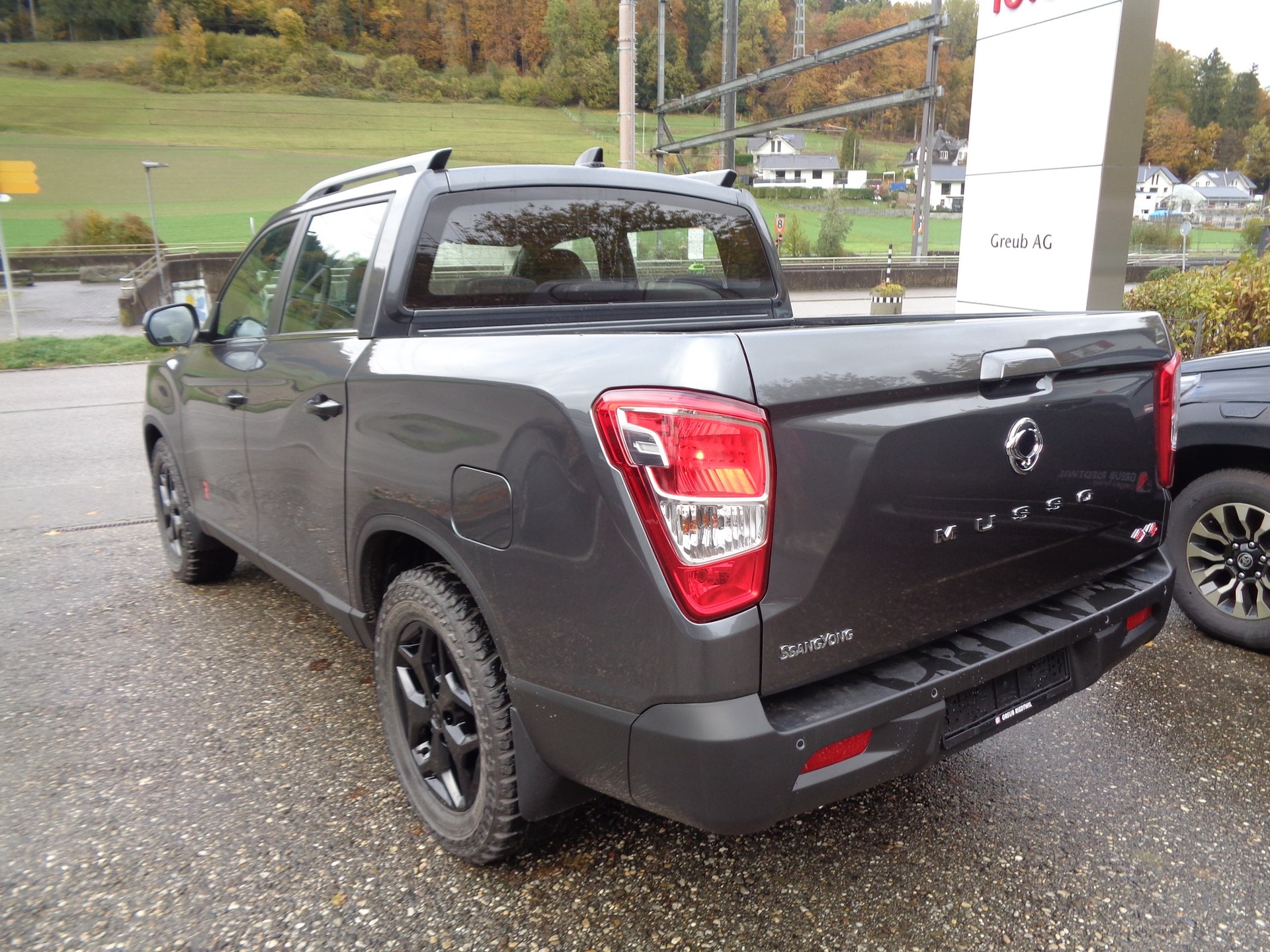 KGM-SsangYong Musso 2.2 Sapphire 4WD A-showroom-element-2