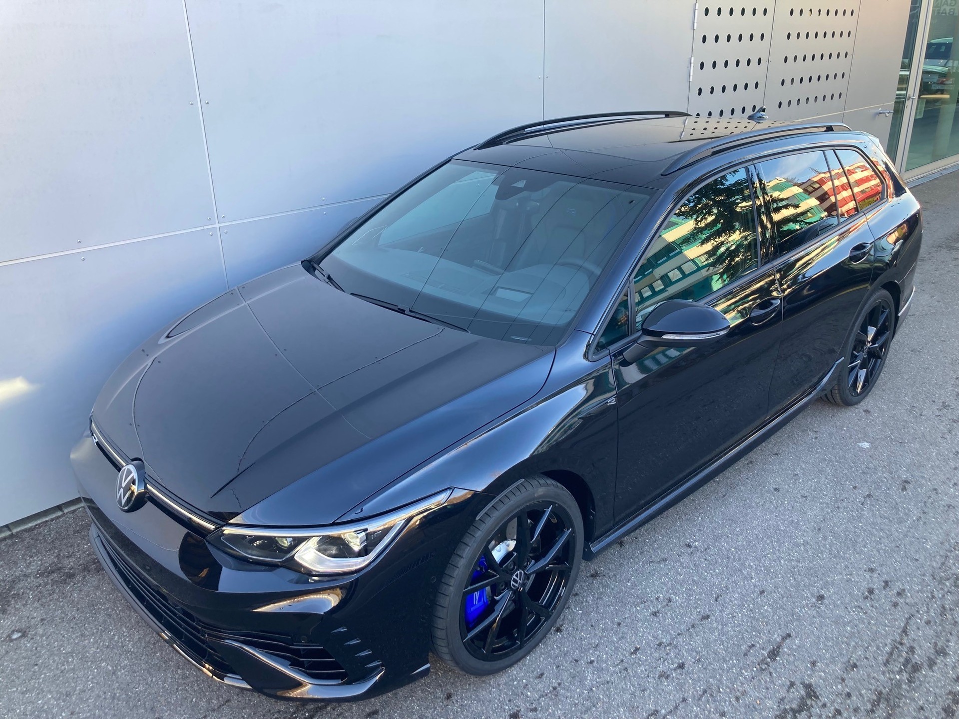 VW Golf Variant 2.0 TSI R DSG 4Motion-image-6