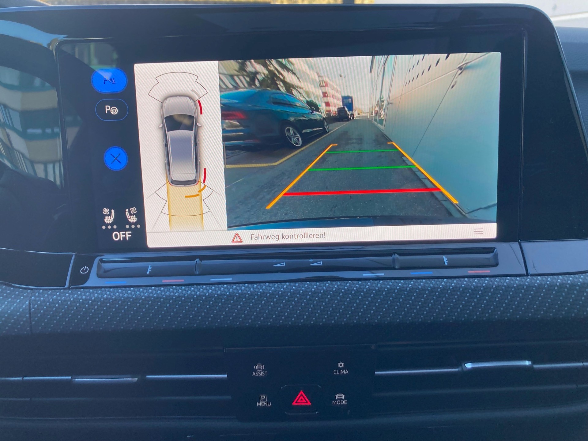 VW Golf Variant 2.0 TSI R DSG 4Motion-image-13