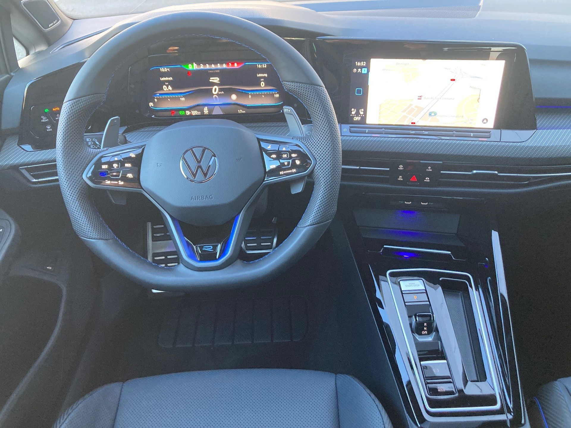 VW Golf Variant 2.0 TSI R DSG 4Motion-image-9