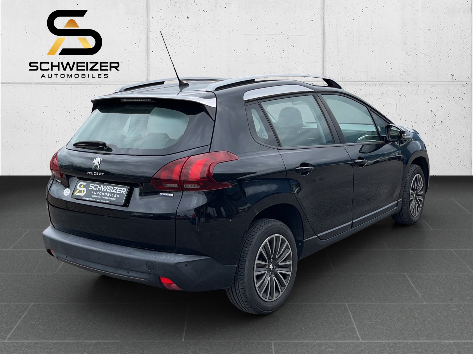 PEUGEOT 2008 1.2 PureTech Active EAT6-image-6