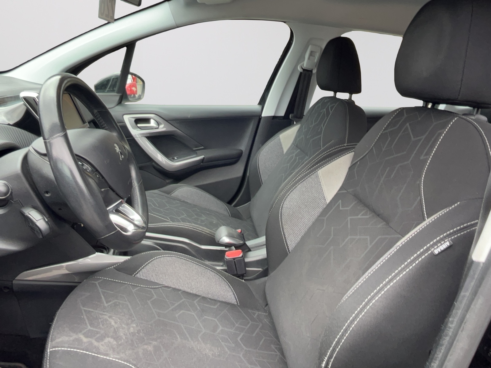 PEUGEOT 2008 1.2 PureTech Active EAT6-image-10