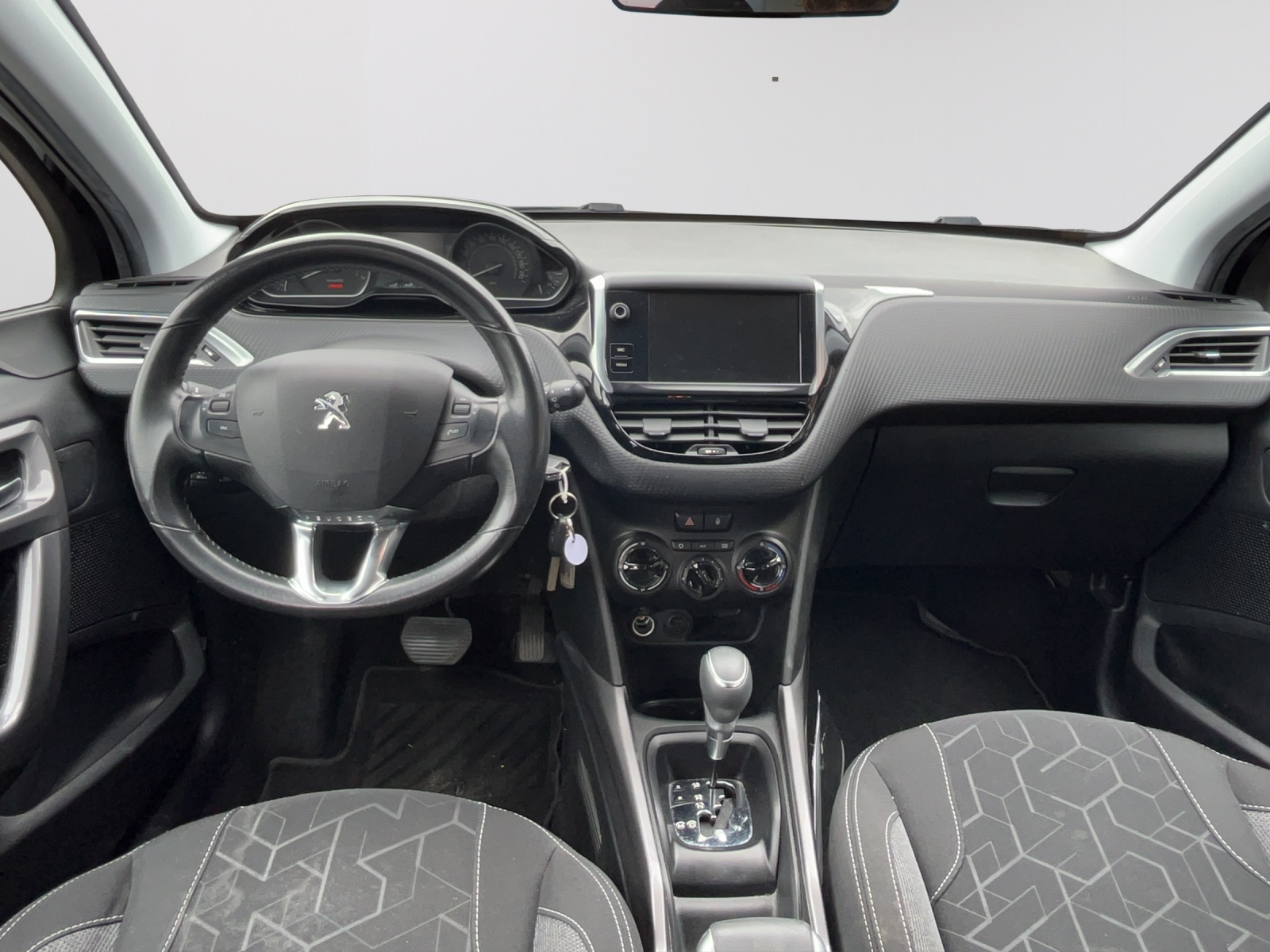 PEUGEOT 2008 1.2 PureTech Active EAT6-image-8
