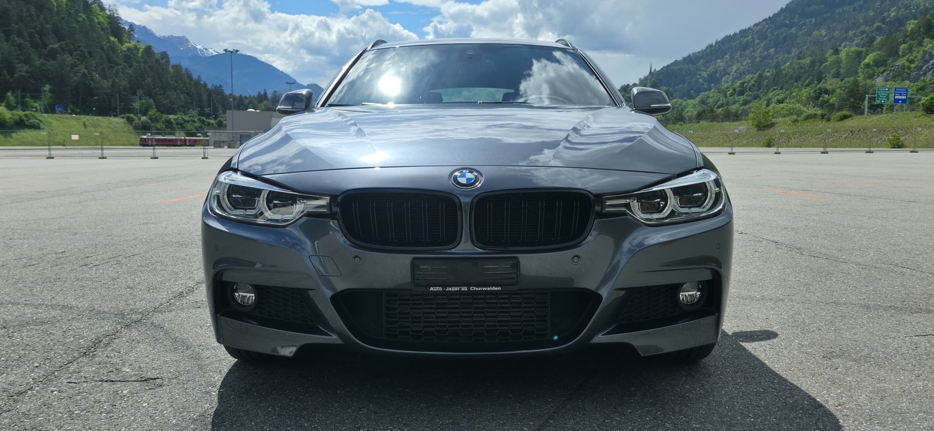 BMW 320d xDrive Touring M Sport Line Steptronic-image-1