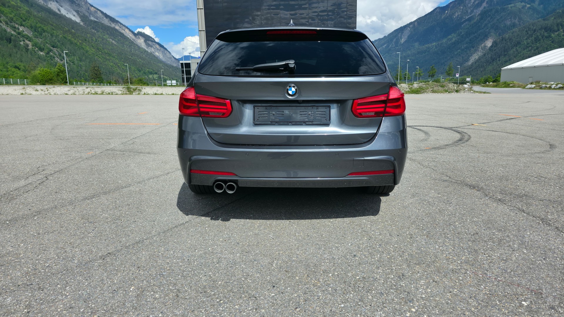 BMW 320d xDrive Touring M Sport Line Steptronic-image-4