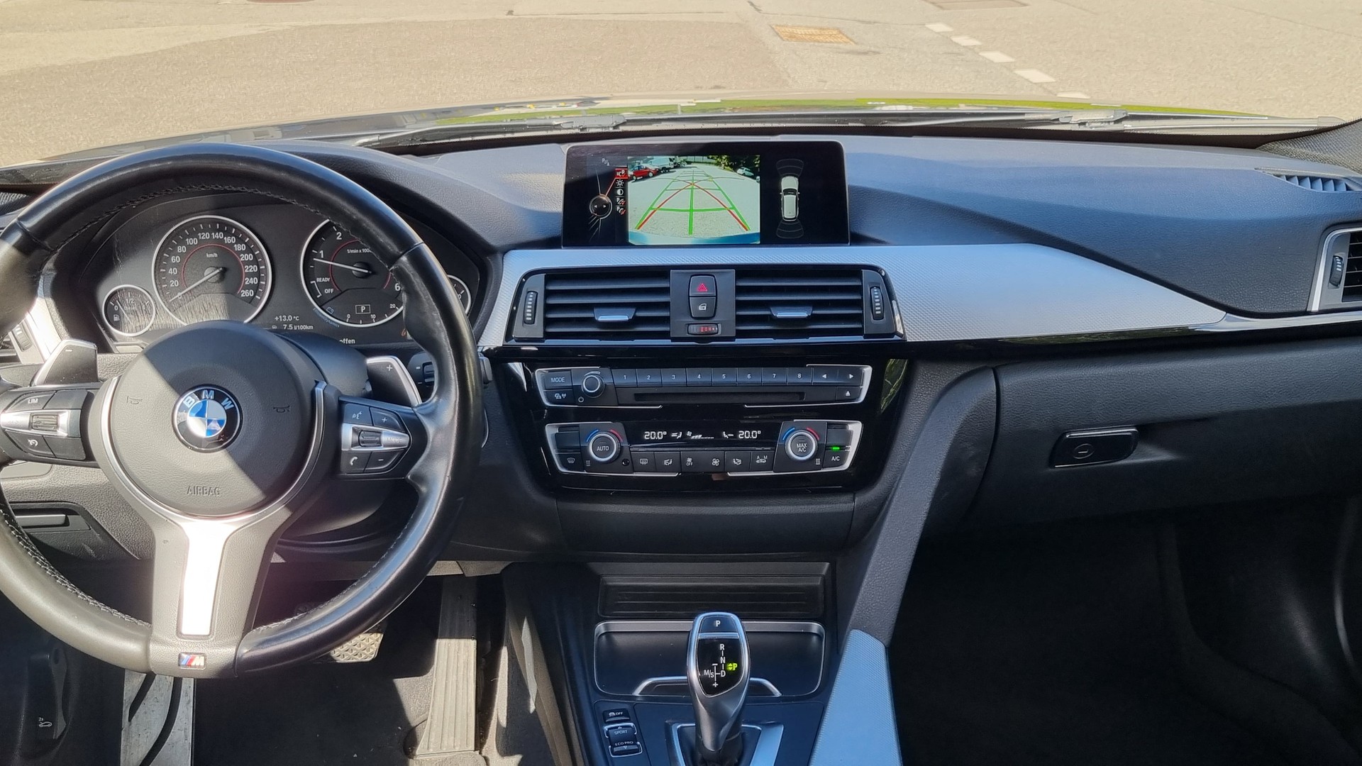 BMW 320d xDrive Touring M Sport Line Steptronic-image-8