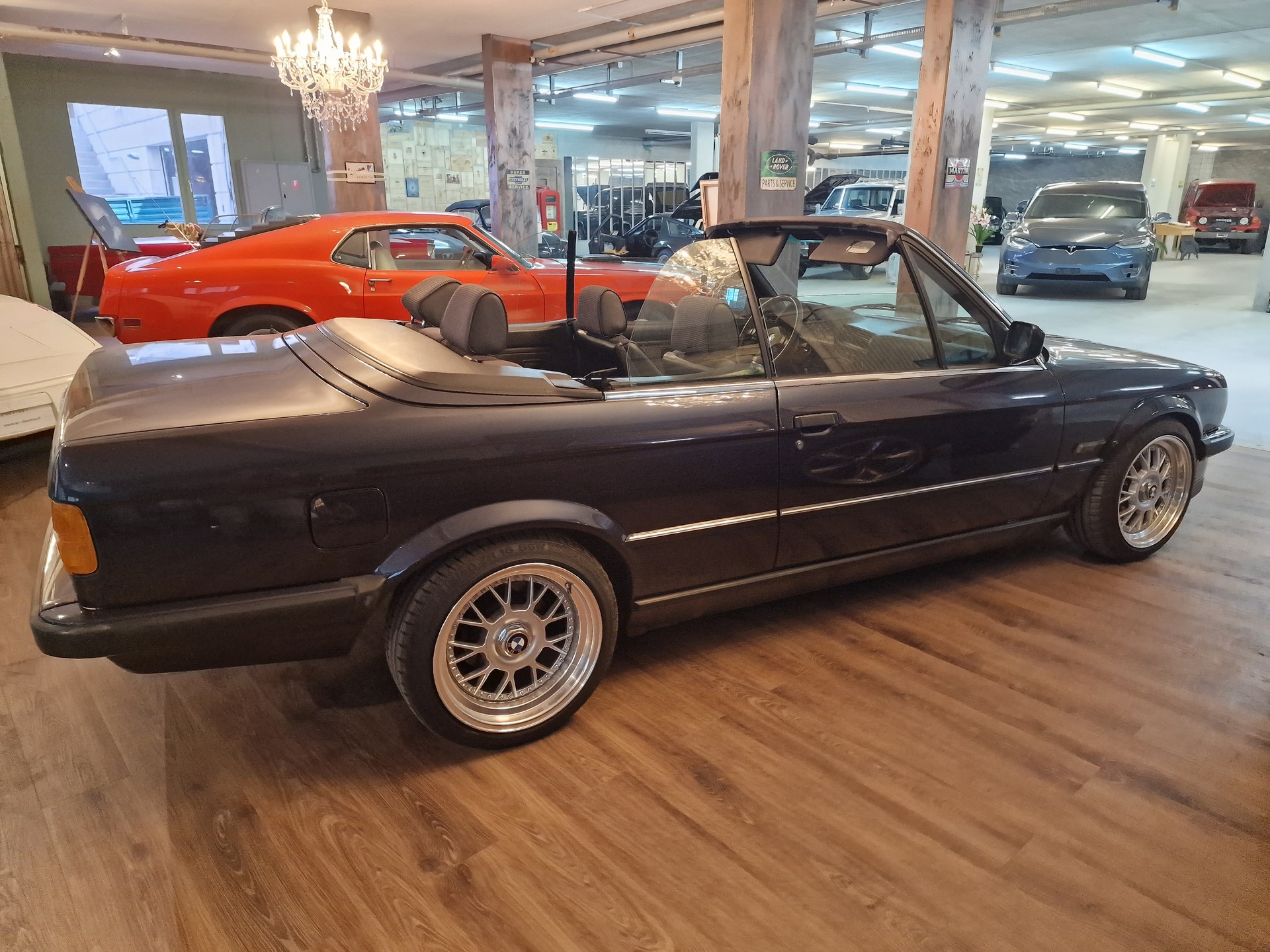 BMW 325i Cabrio-image-9