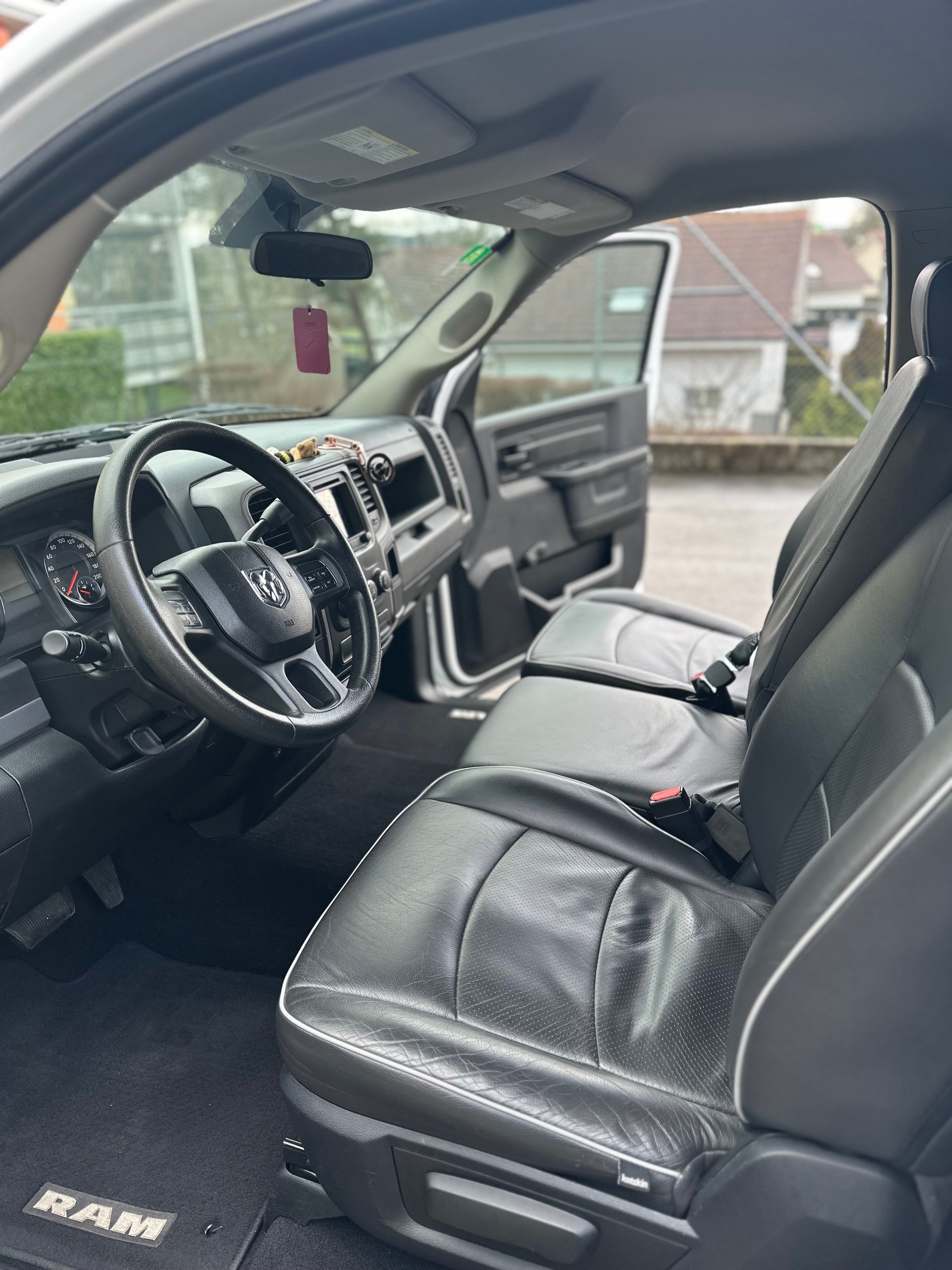 DODGE Ram 1500 RT-image-2