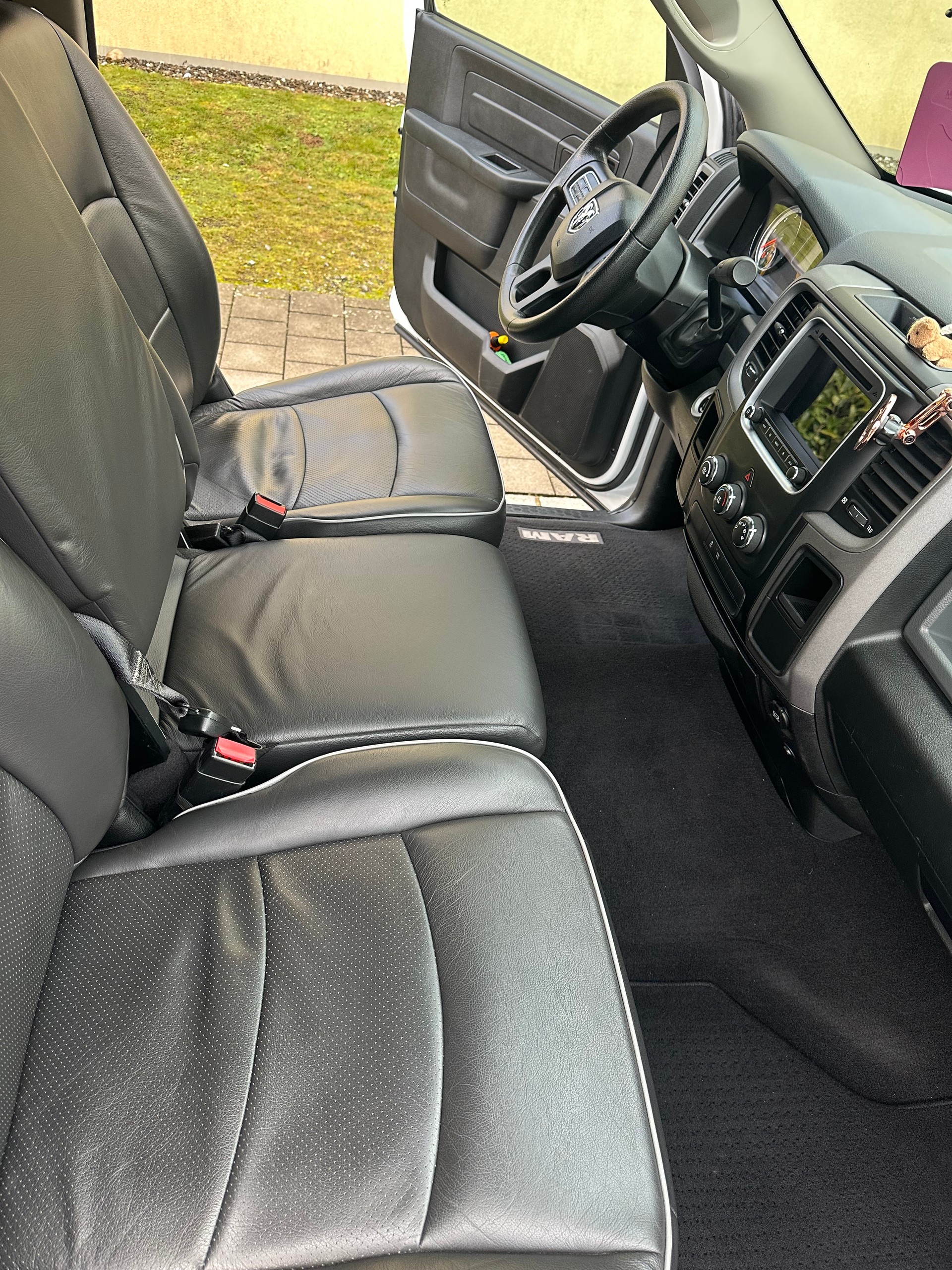 DODGE Ram 1500 RT-image-3