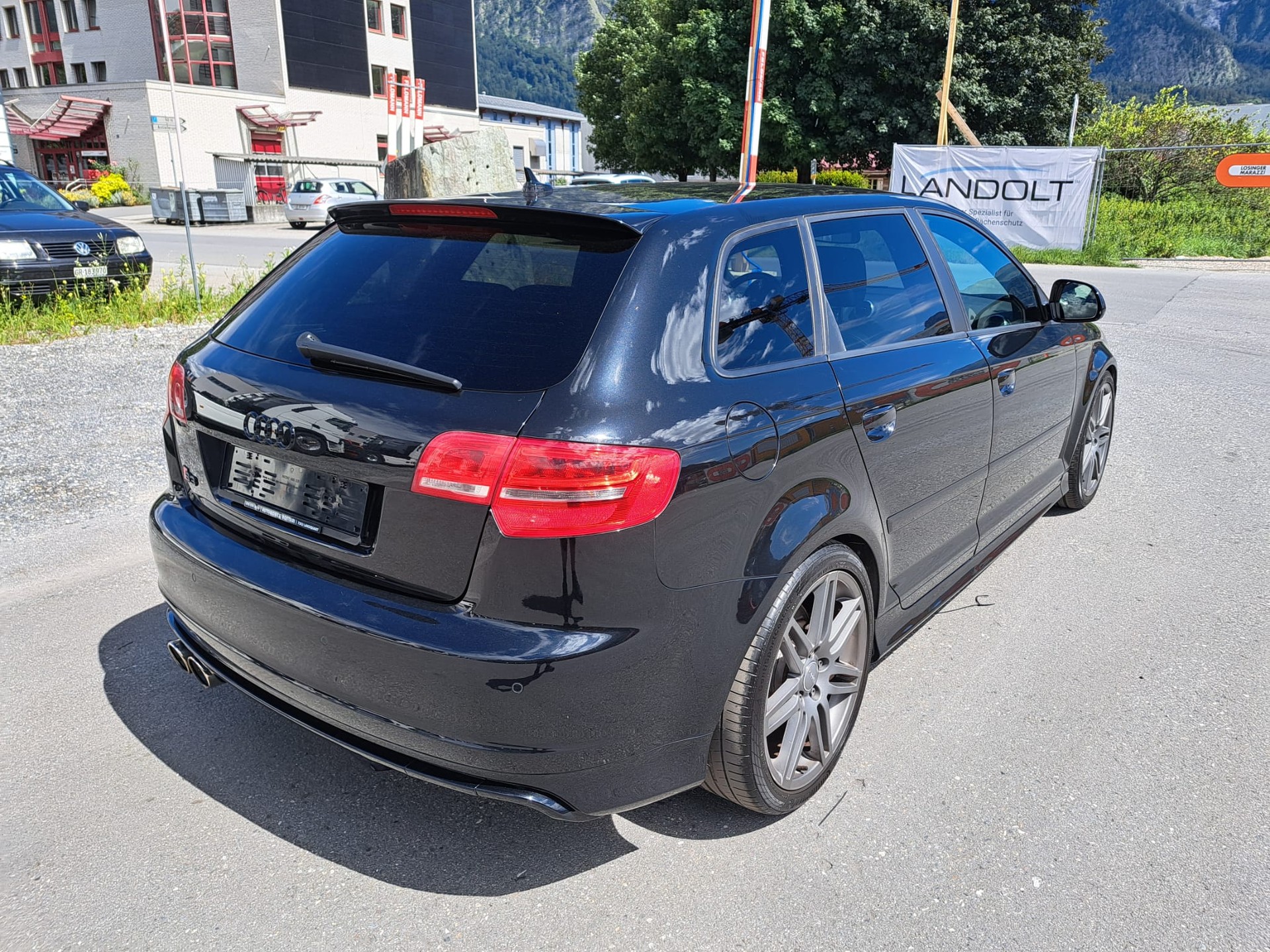AUDI S3 Sportback 2.0 TFSI quattro-image-4