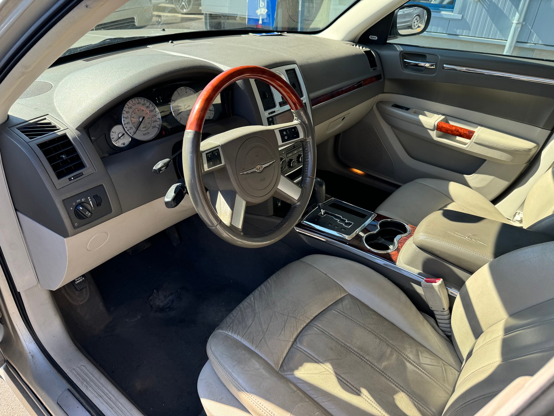 CHRYSLER 300C T 3.5 V6 AWD-image-10