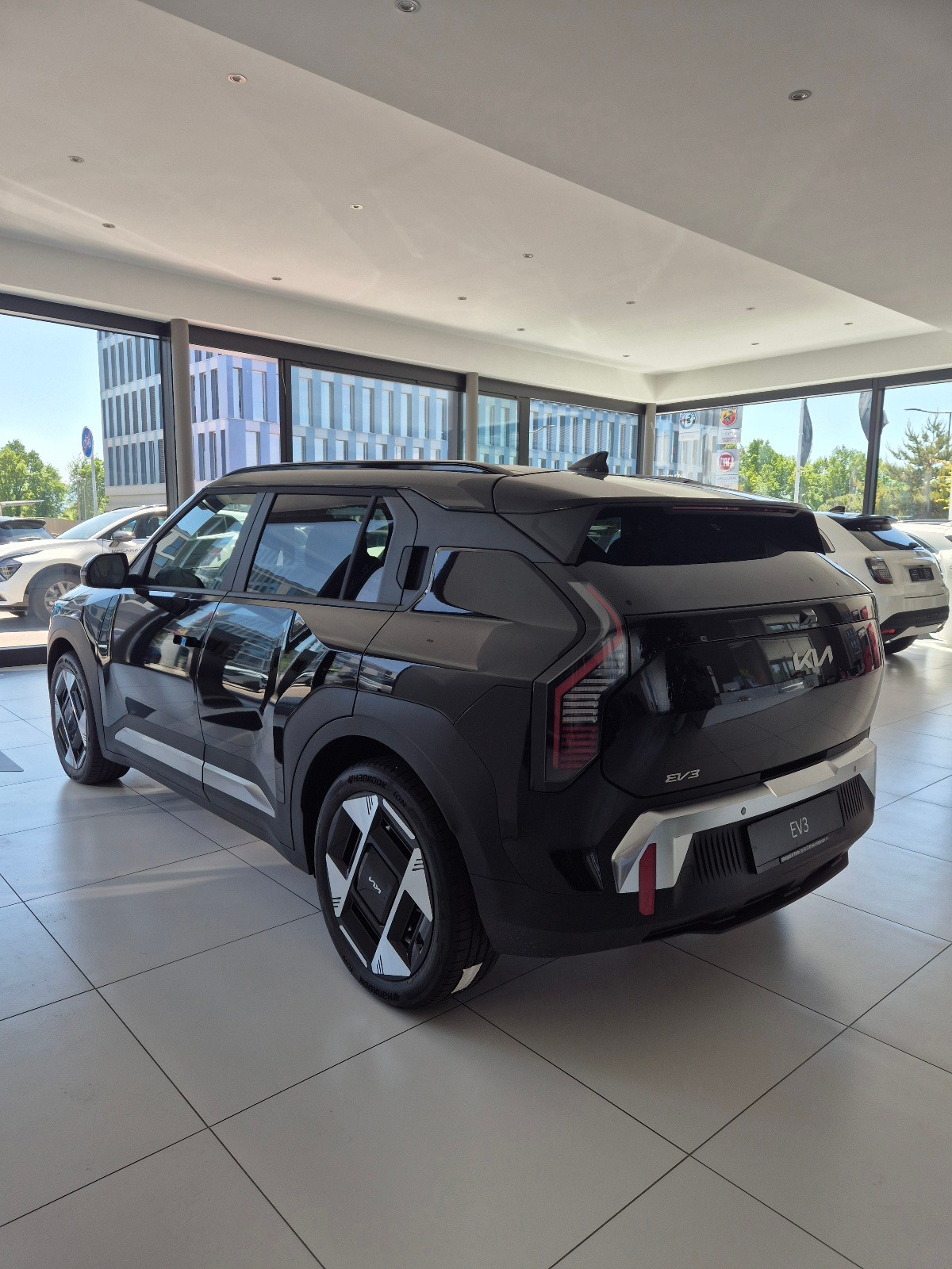 KIA EV3 81,4 kWh Earth-image-5