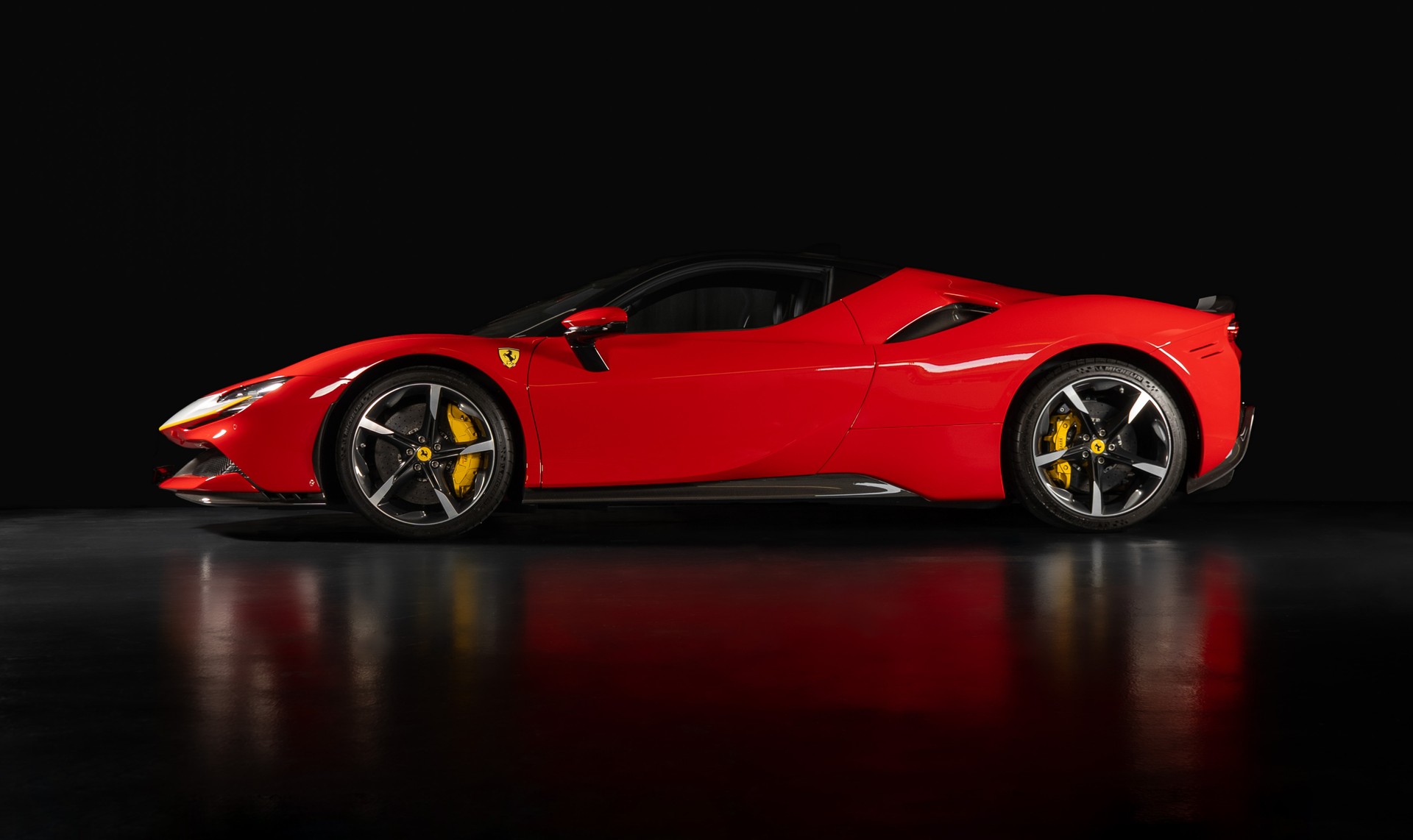 FERRARI SF90 Stradale-image-1
