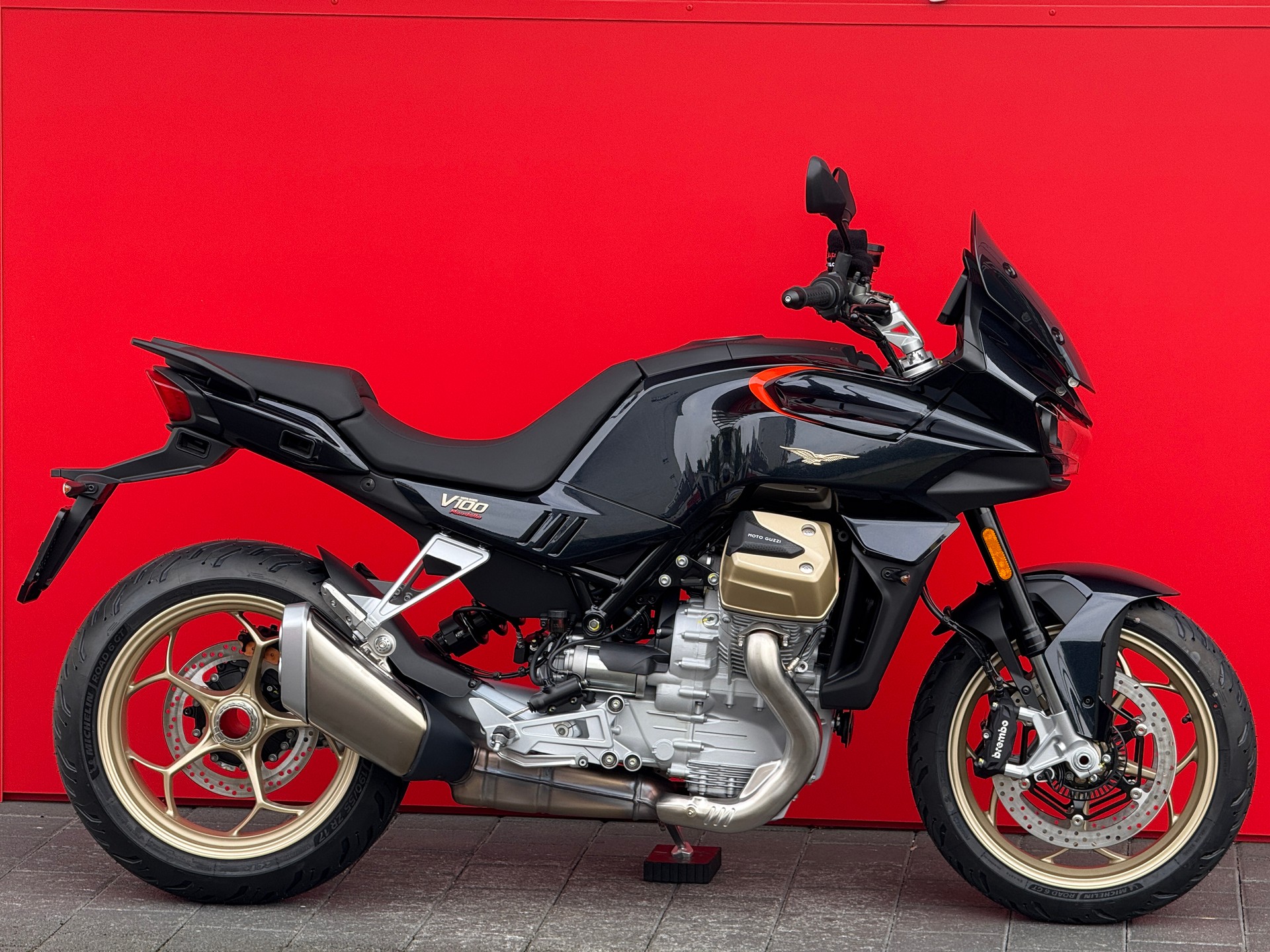 MOTO GUZZI V100 Mandello-image-11