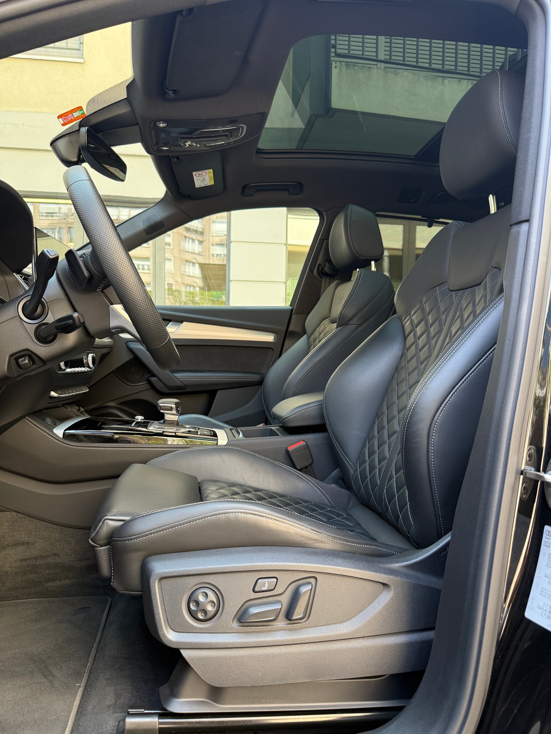AUDI Q5 55 TFSI e PHEV S line quattro S-tronic-image-8