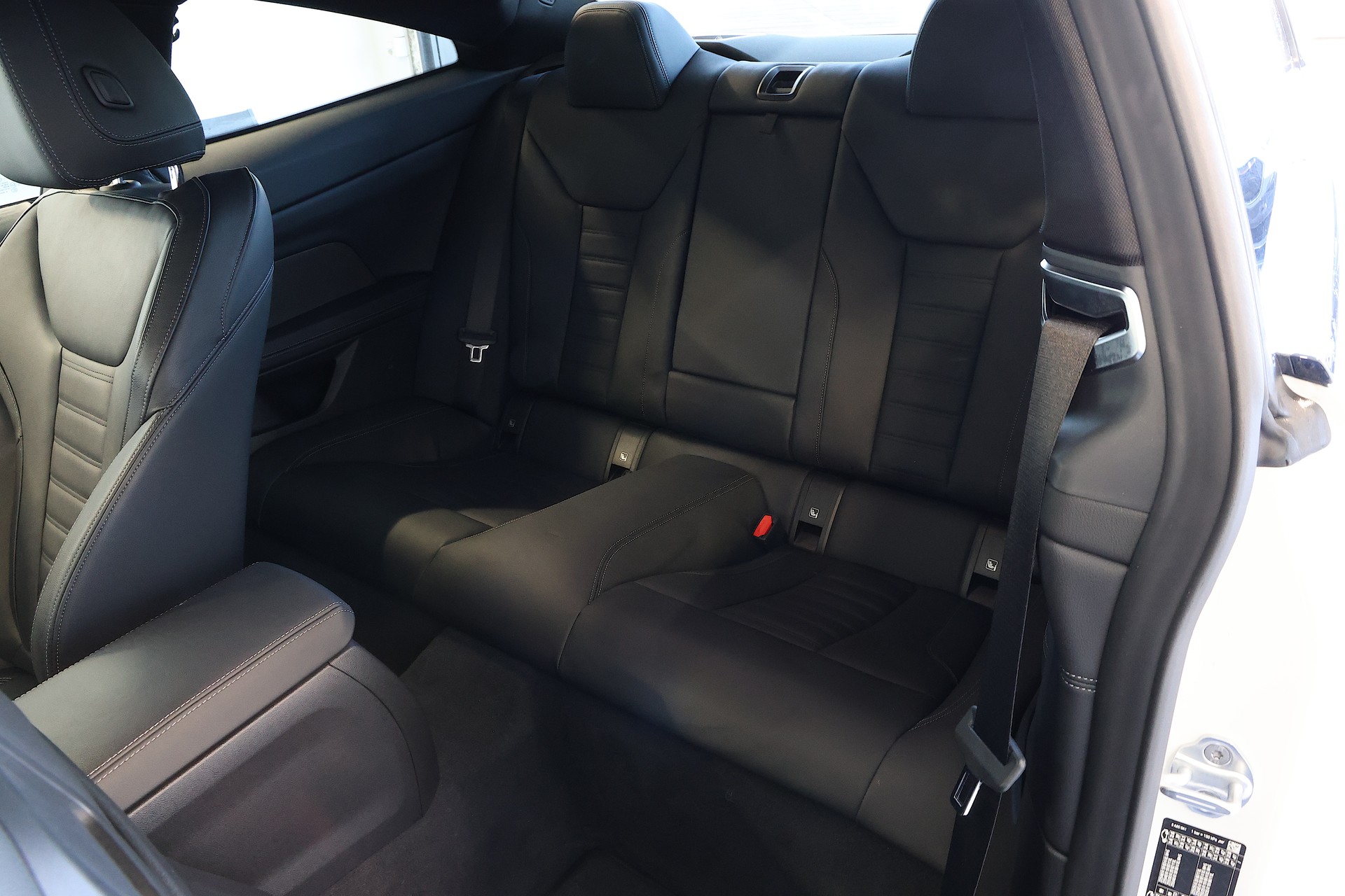 BMW 420d xDrive 48V Coupé M Sport Steptronic-image-14