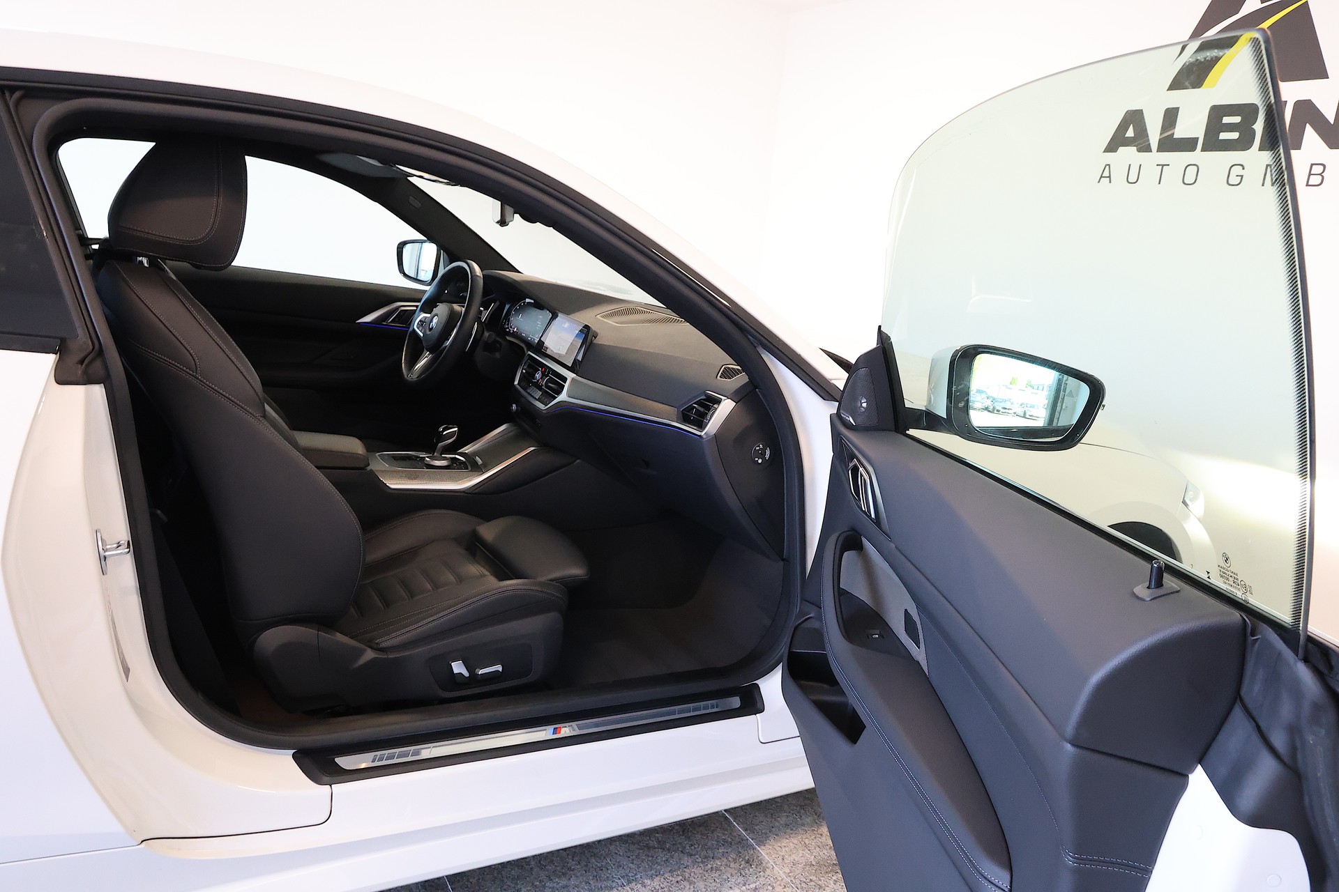 BMW 420d xDrive 48V Coupé M Sport Steptronic-image-11