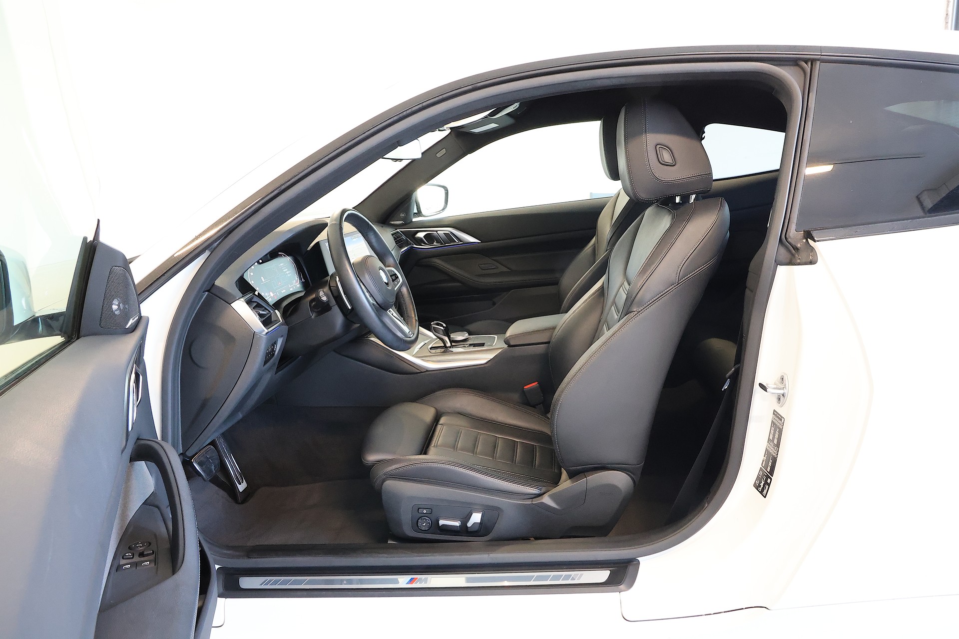 BMW 420d xDrive 48V Coupé M Sport Steptronic-image-5