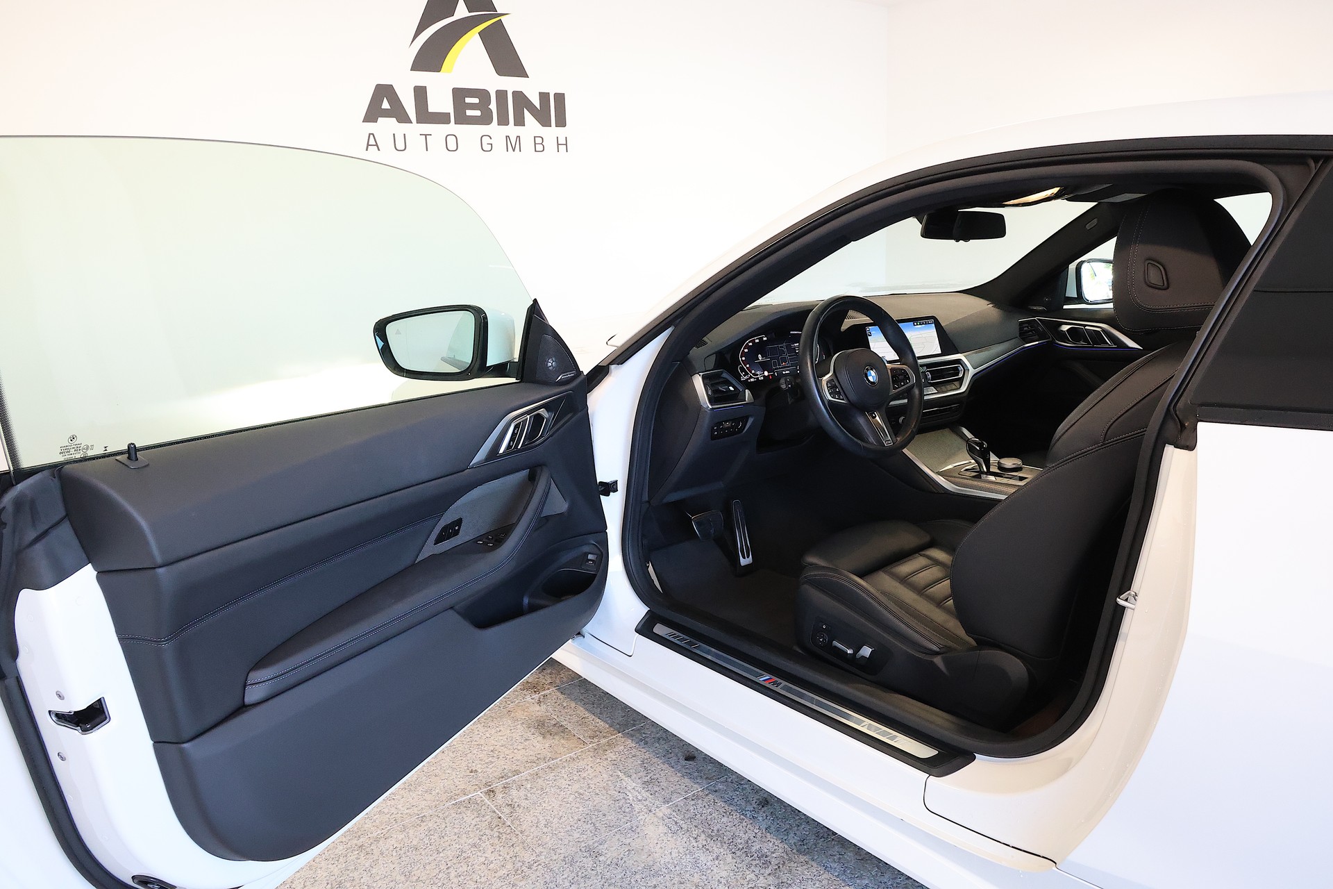 BMW 420d xDrive 48V Coupé M Sport Steptronic-image-4
