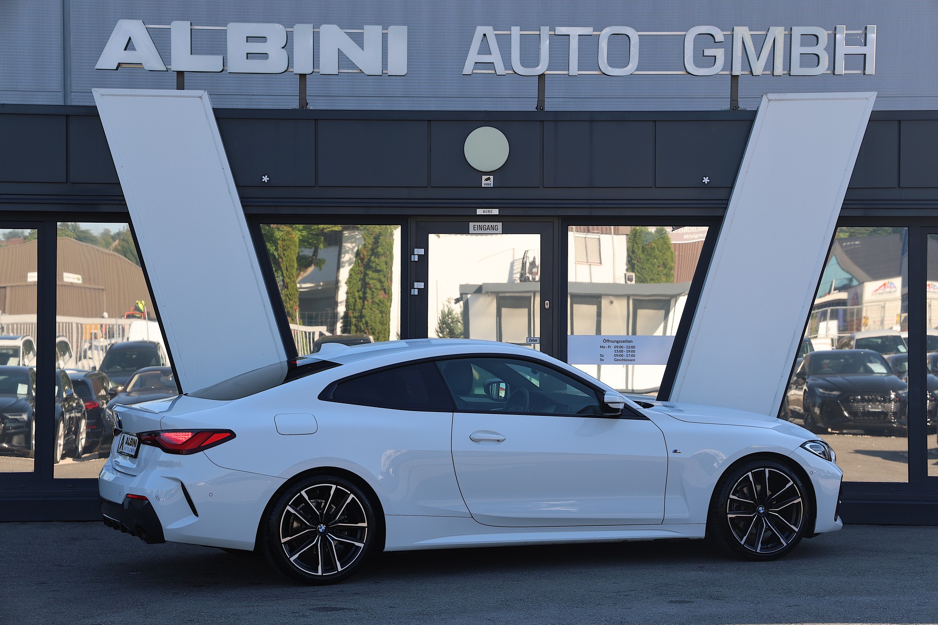 BMW 420d xDrive 48V Coupé M Sport Steptronic-image-3