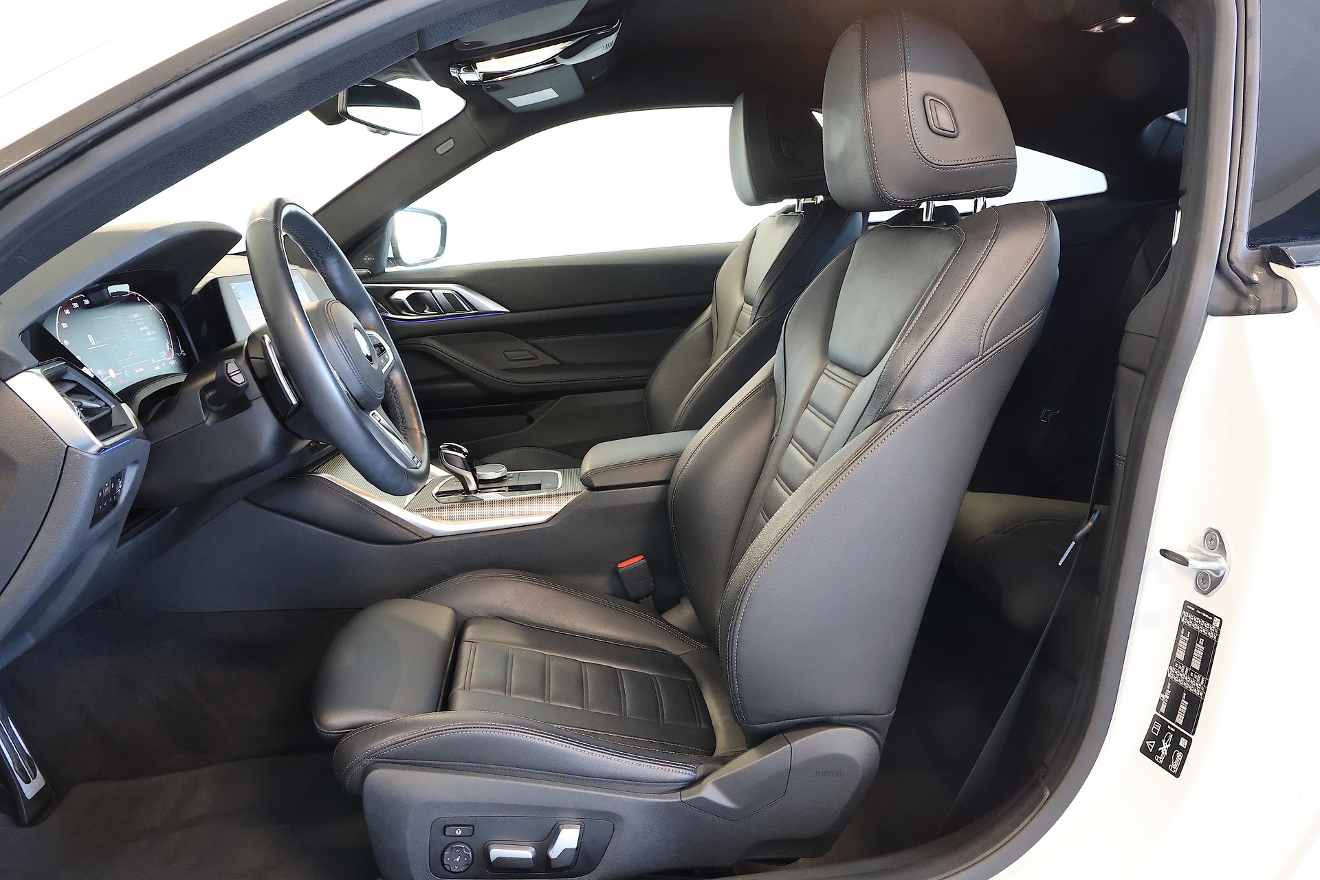 BMW 420d xDrive 48V Coupé M Sport Steptronic-image-7