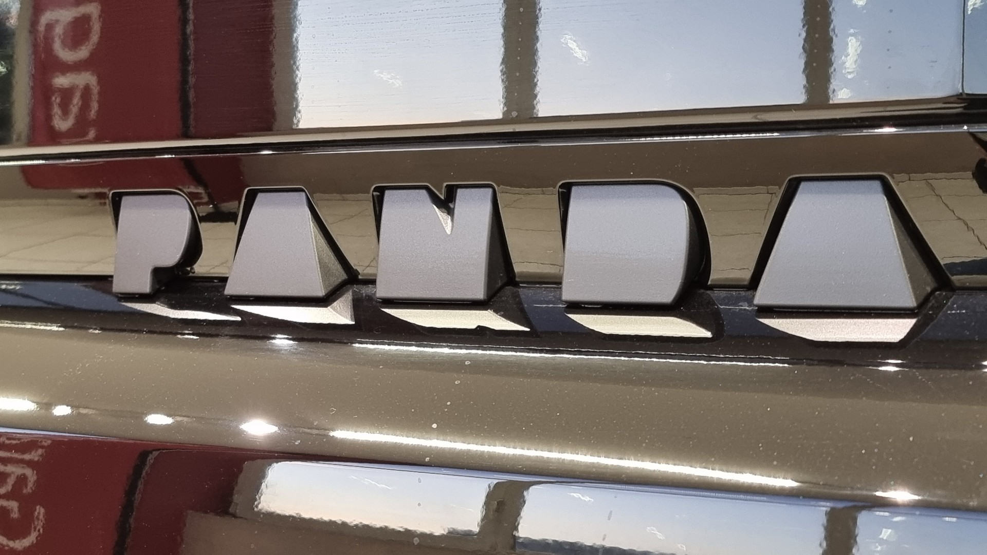 FIAT Grande Panda 1.2 Hybrid 110 PS La Prima-image-7