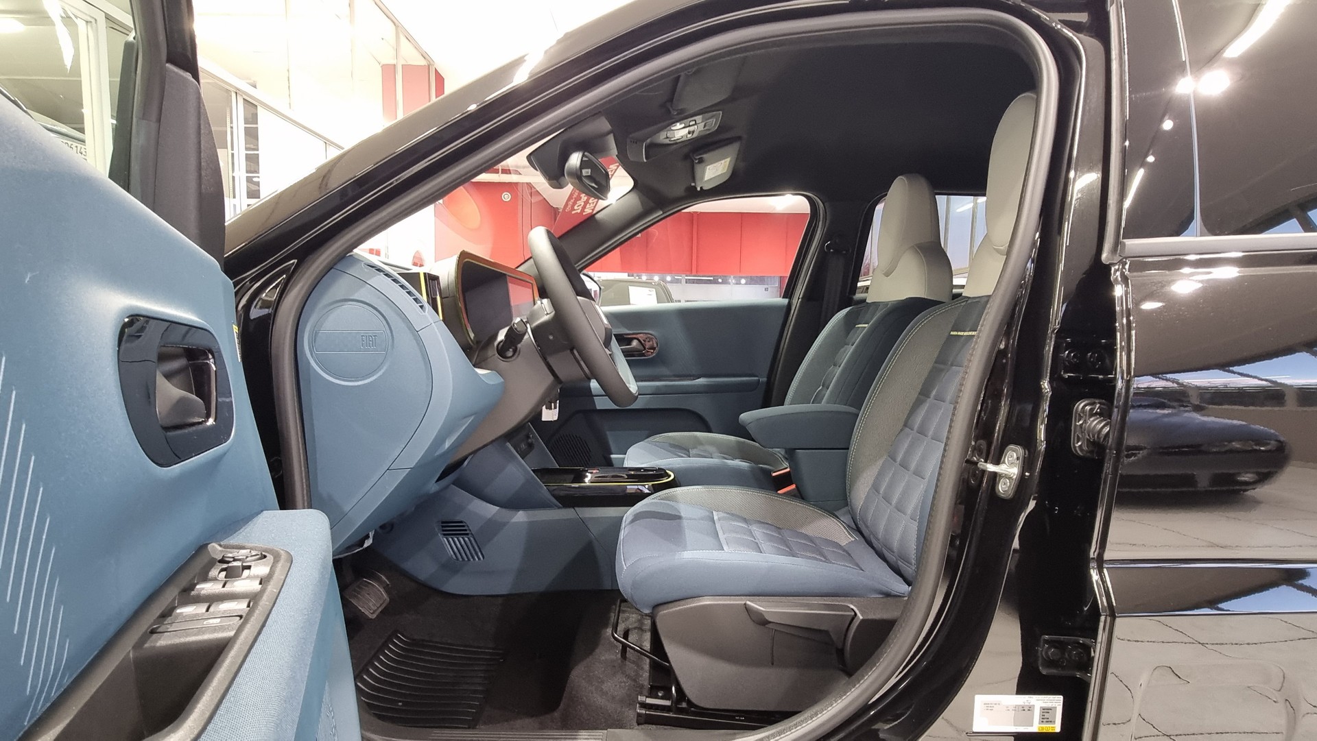 FIAT Grande Panda 1.2 Hybrid 110 PS La Prima-image-19