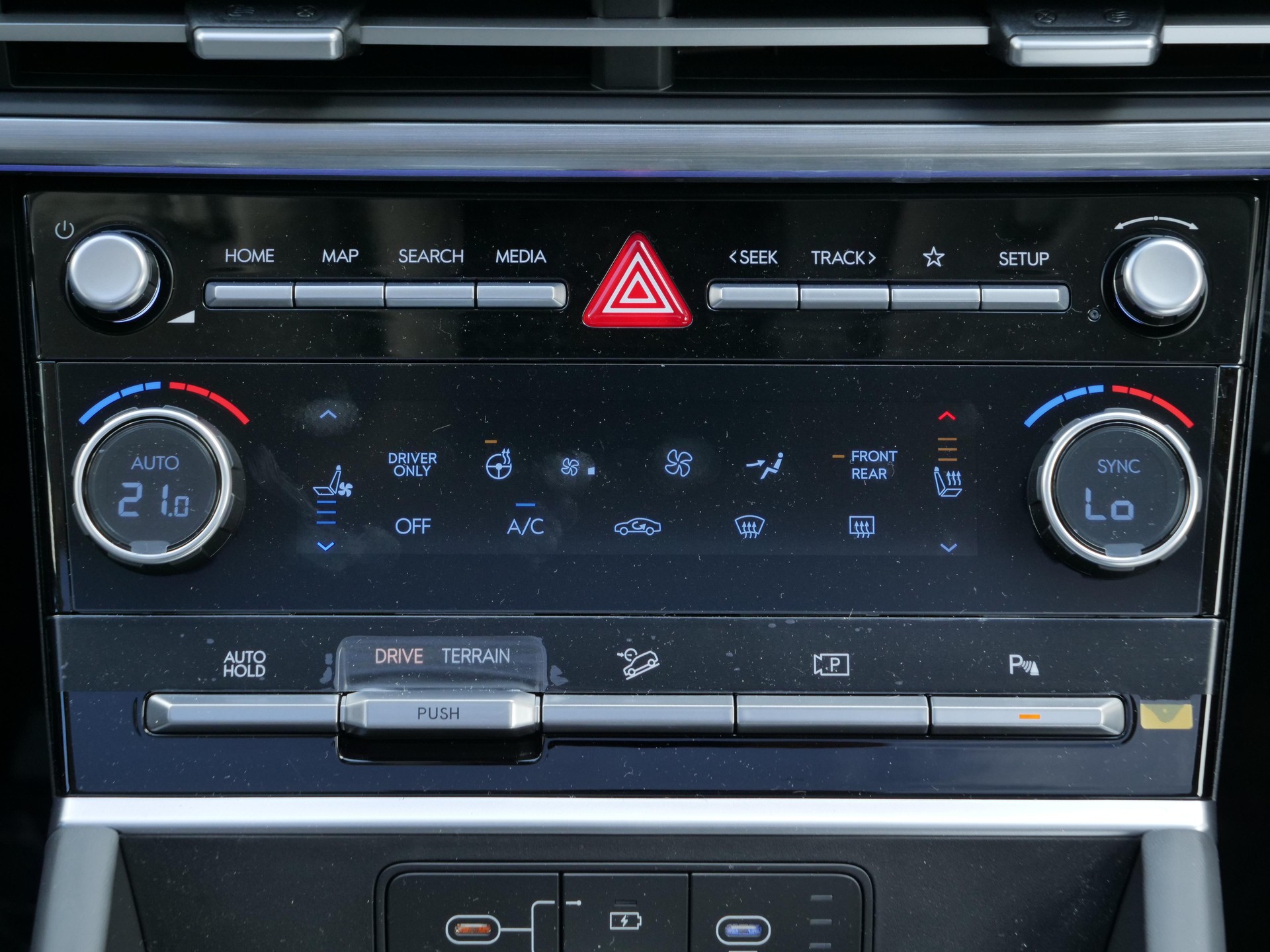 HYUNDAI Santa Fe 1.6 T-GDi HEV Calligraphy-image-21