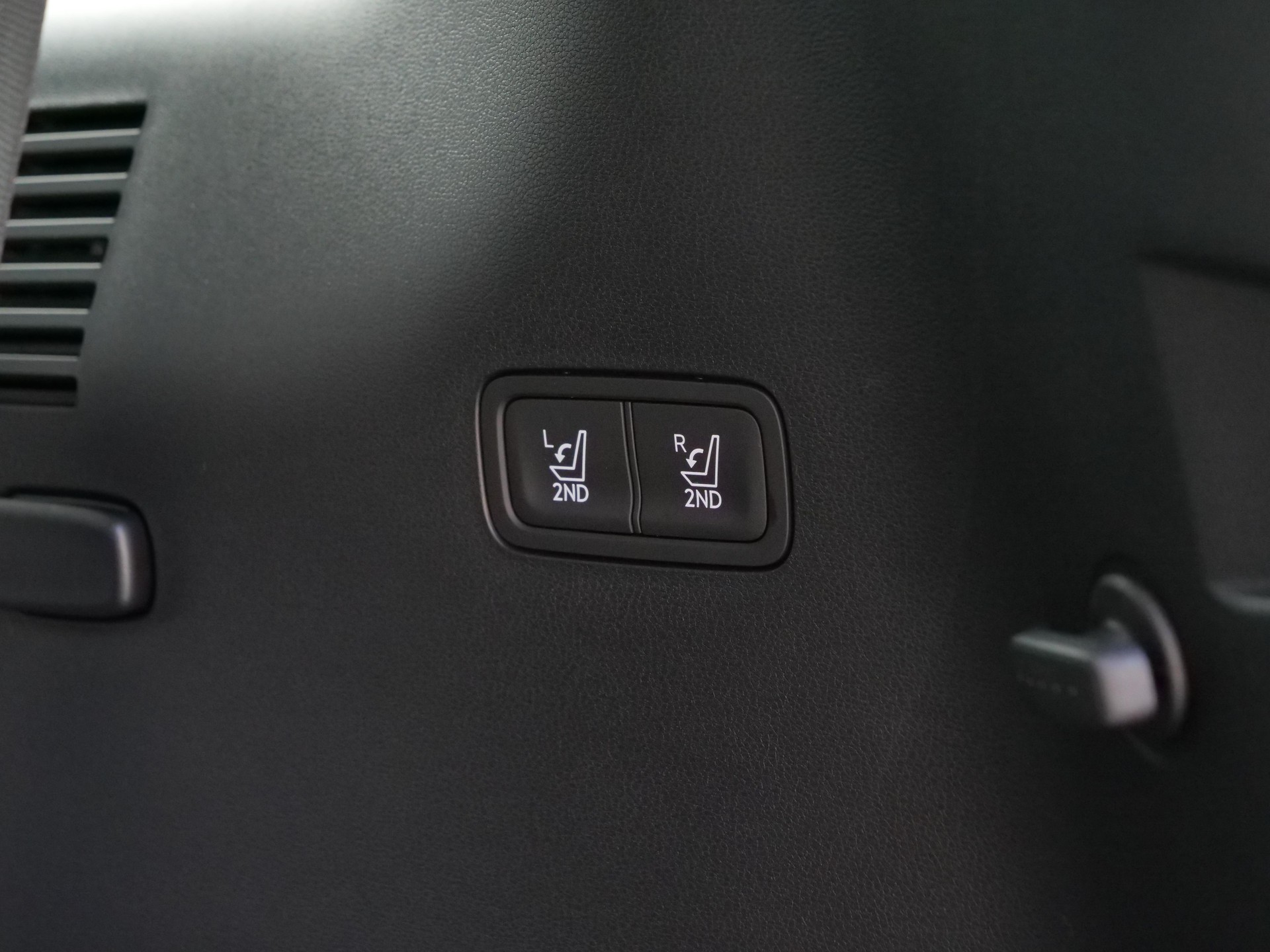 HYUNDAI Santa Fe 1.6 T-GDi HEV Calligraphy-image-14